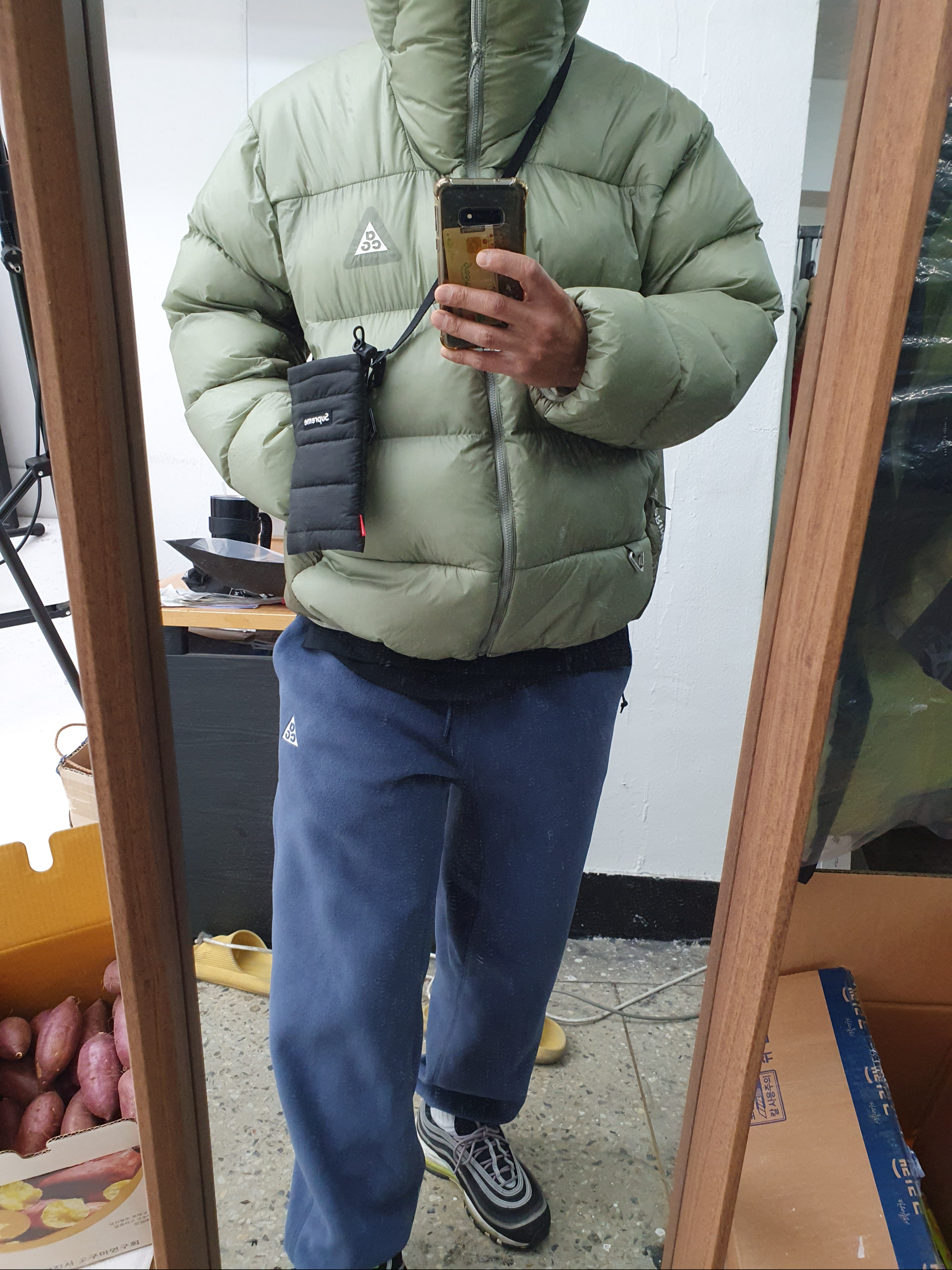 Nike ACG Therma-Fit ADV Lunar Lake Puffer Jacket Light Army - Asia, Nike ACG Polartec Wolf Tree Pants Thunder Blue - Asia 착용 스타일