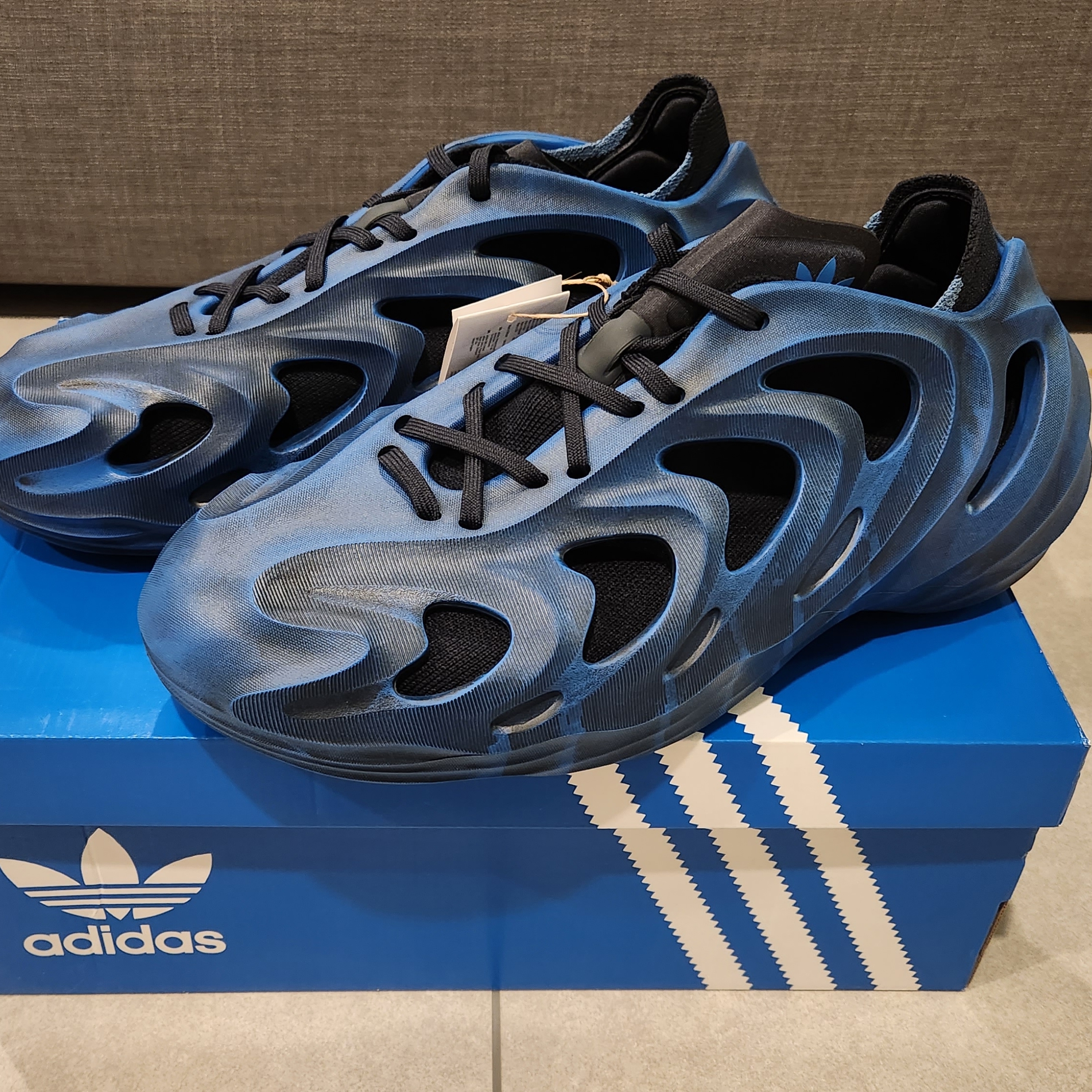 Adidas Adifom Q Blue Rush 착용 스타일