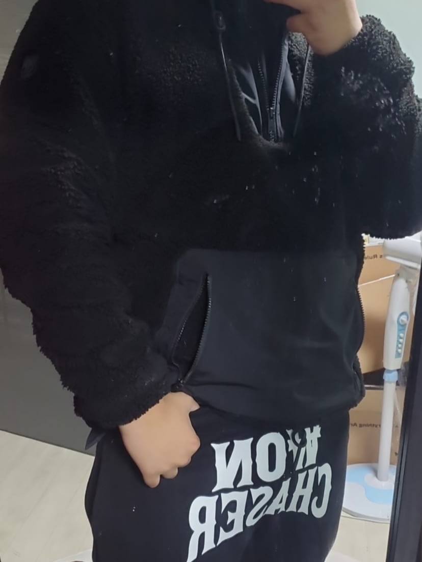 [KREAM 단독] Won Chaser Chaser Sweatpants Black 착용 스타일