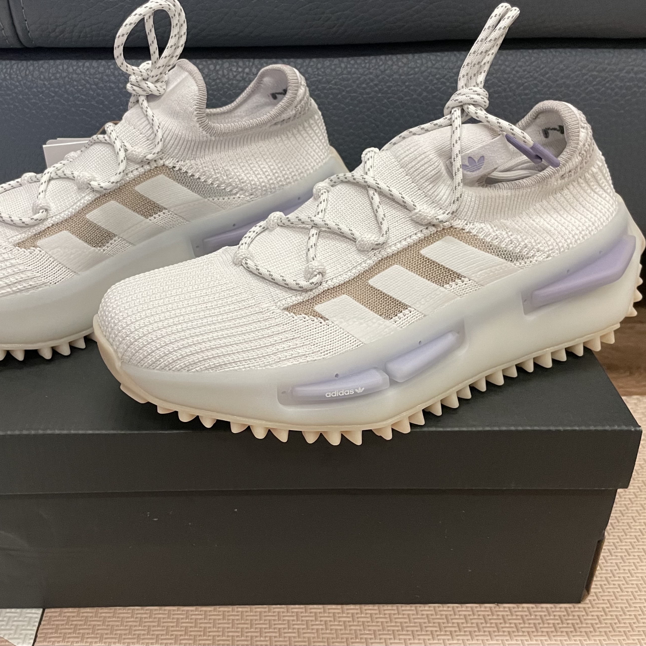 Adidas NMD S1 Cloud White Light Purple 착용 스타일 - 2