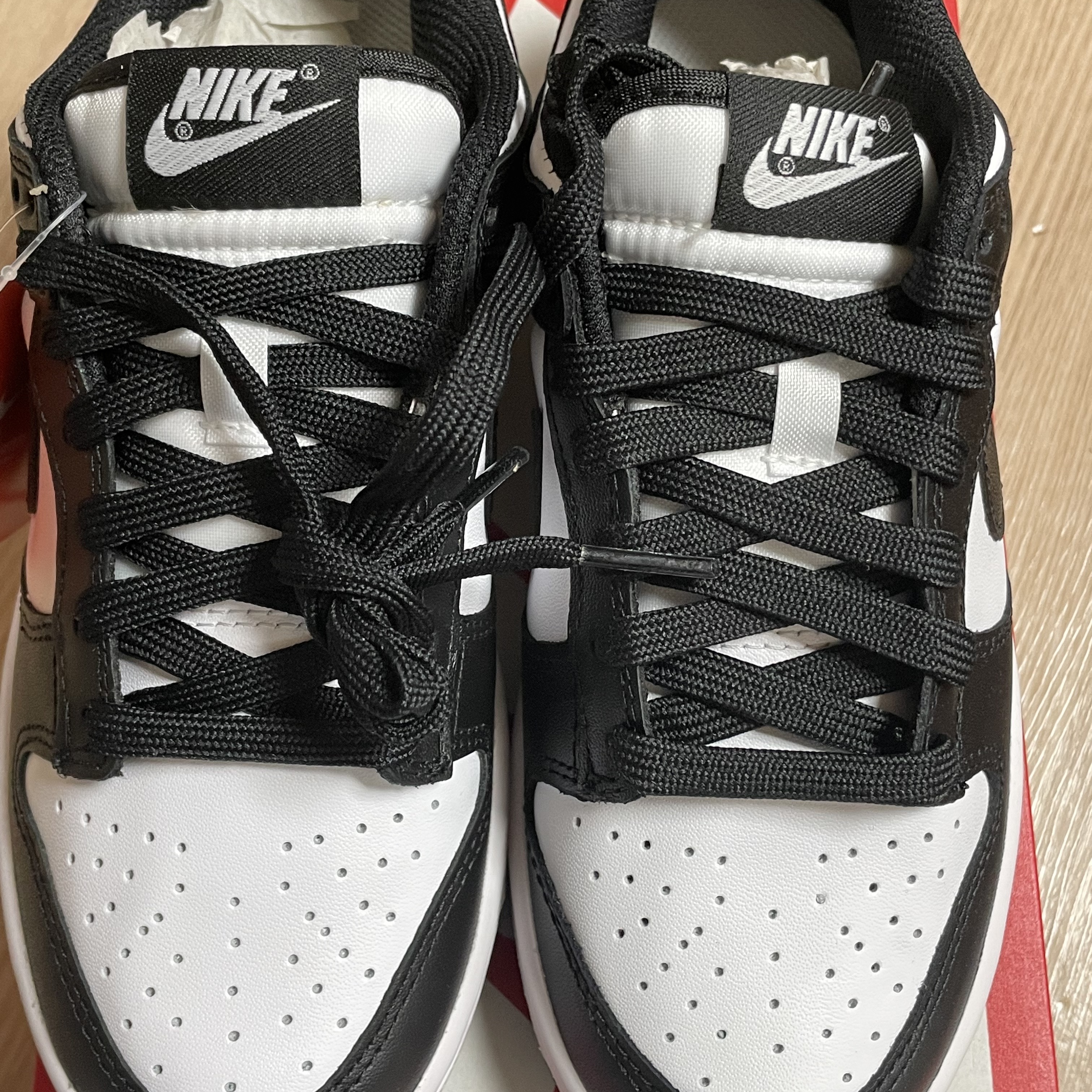 (W) Nike Dunk Low Black 착용 스타일 - 1