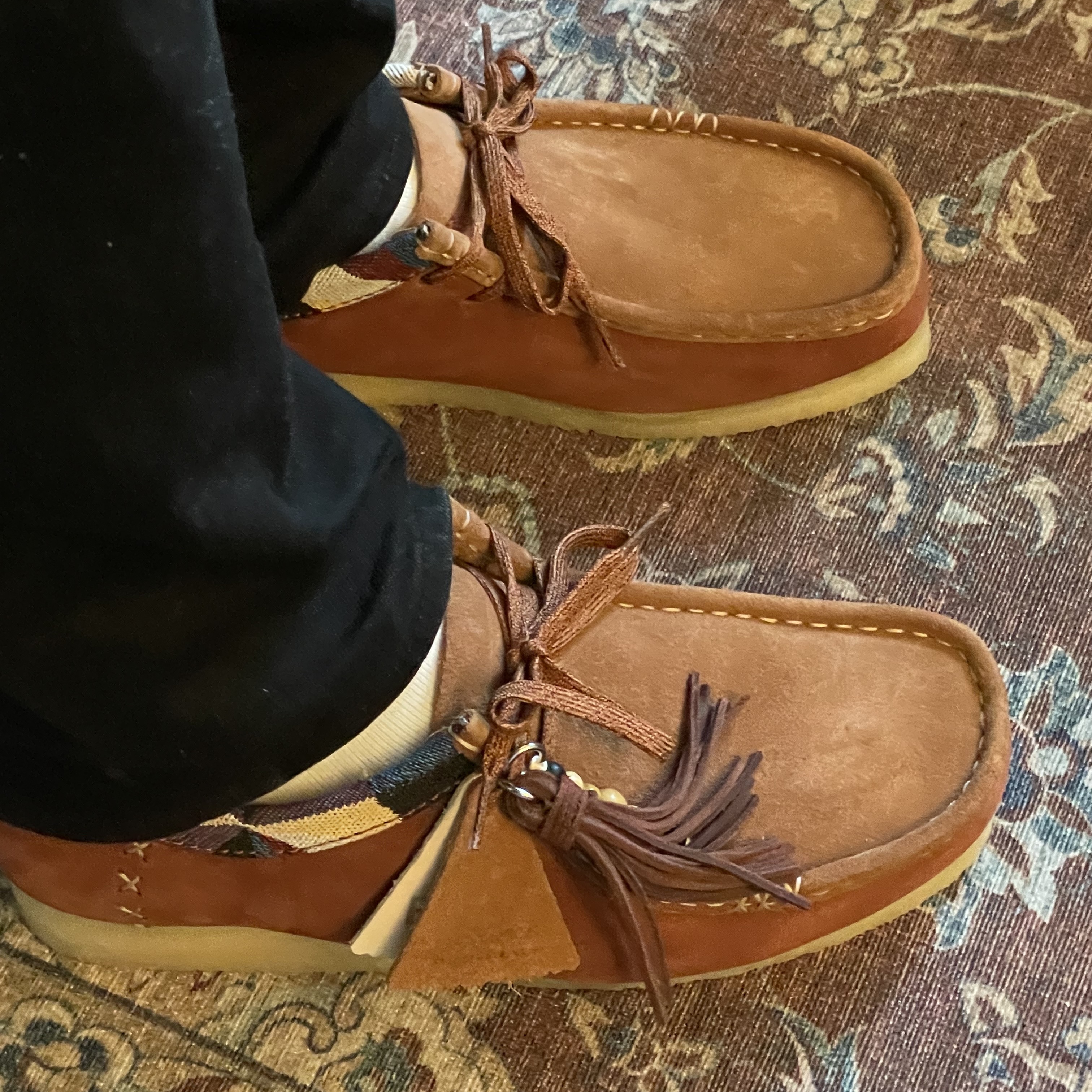 Clarks x END. Wallabee Artisan Craft Burnt 착용 스타일 - 1