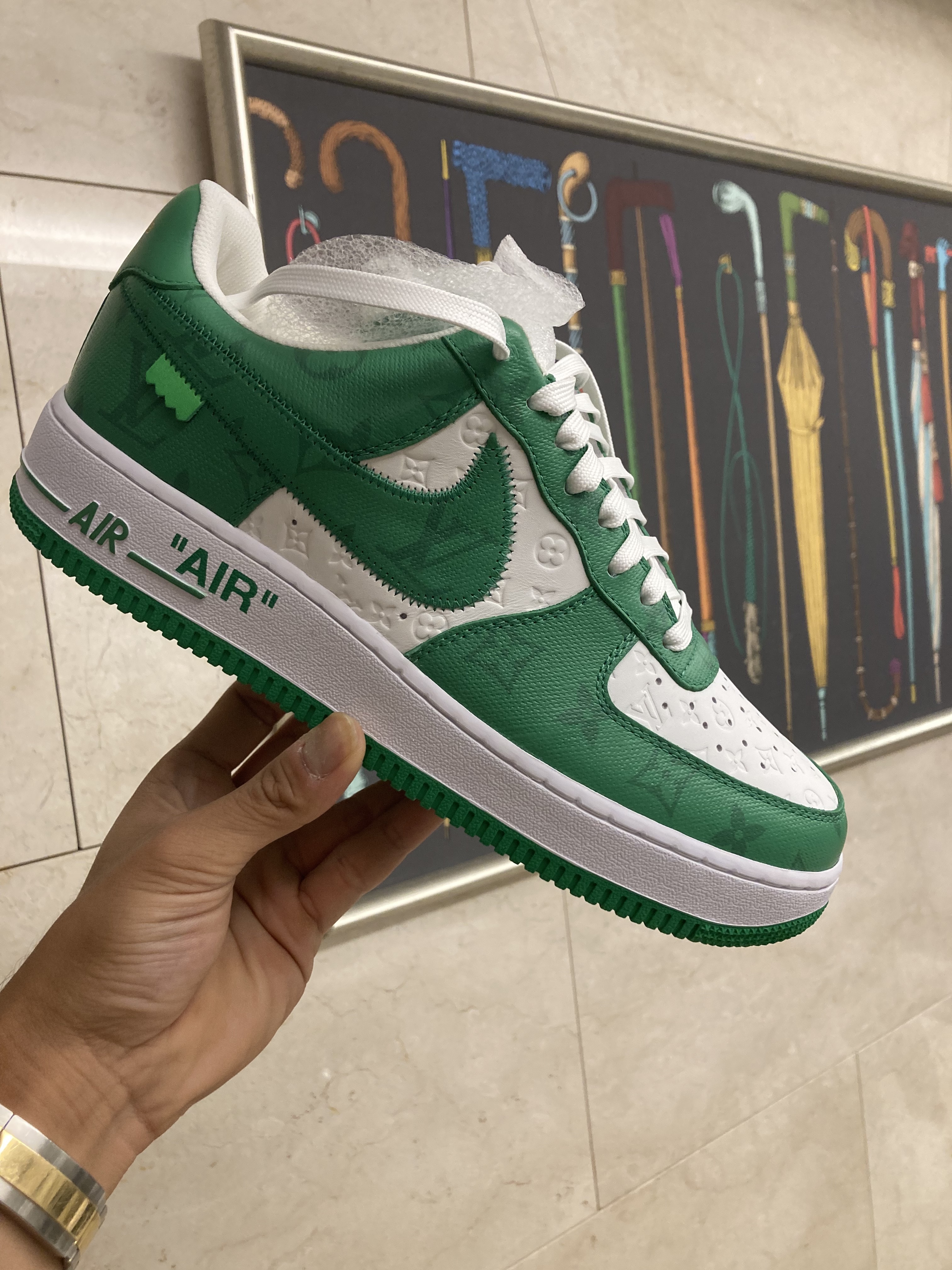 Louis Vuitton x Nike Air Force 1 Low by Virgil Abloh White Gym Green 착용 스타일