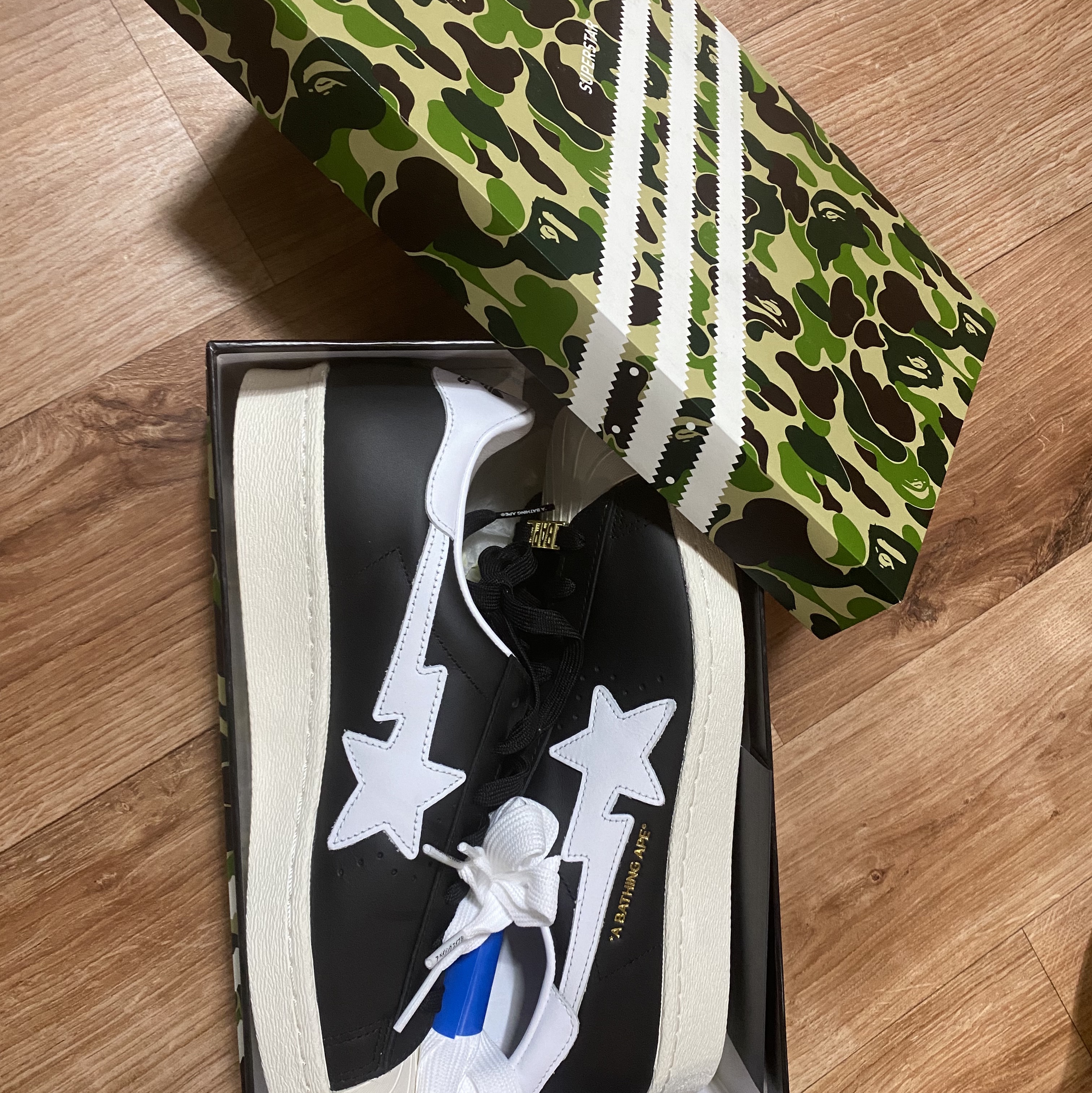Adidas x BAPE Superstar 80s Core Black Off White 착용 스타일