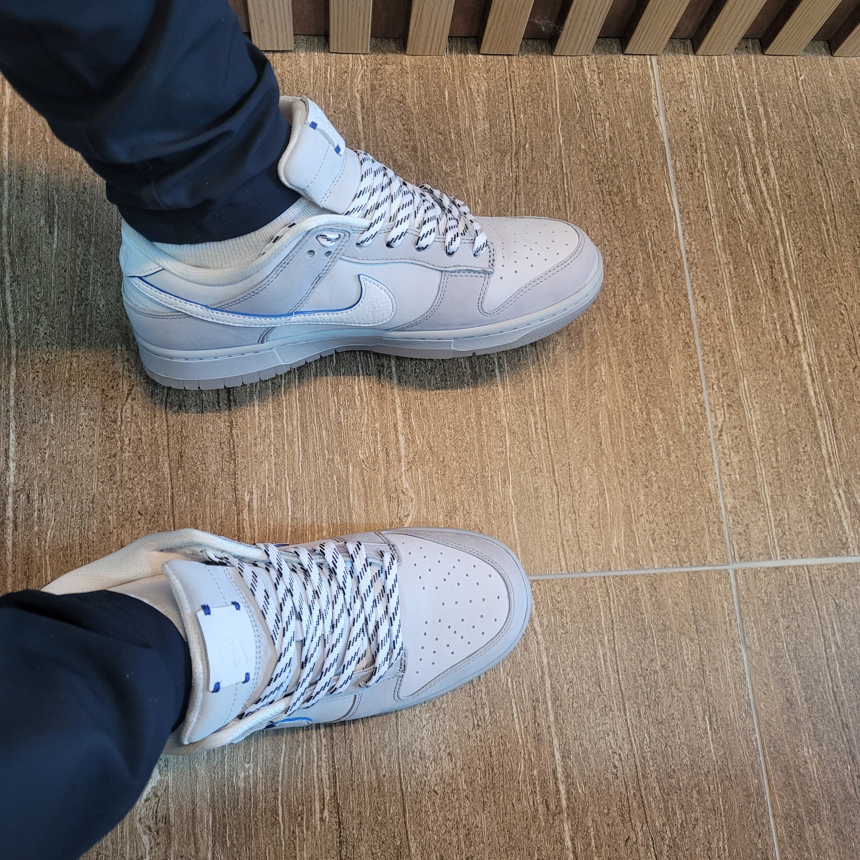 Nike Dunk Low Wolf Grey and Pure Platinum 착용 스타일