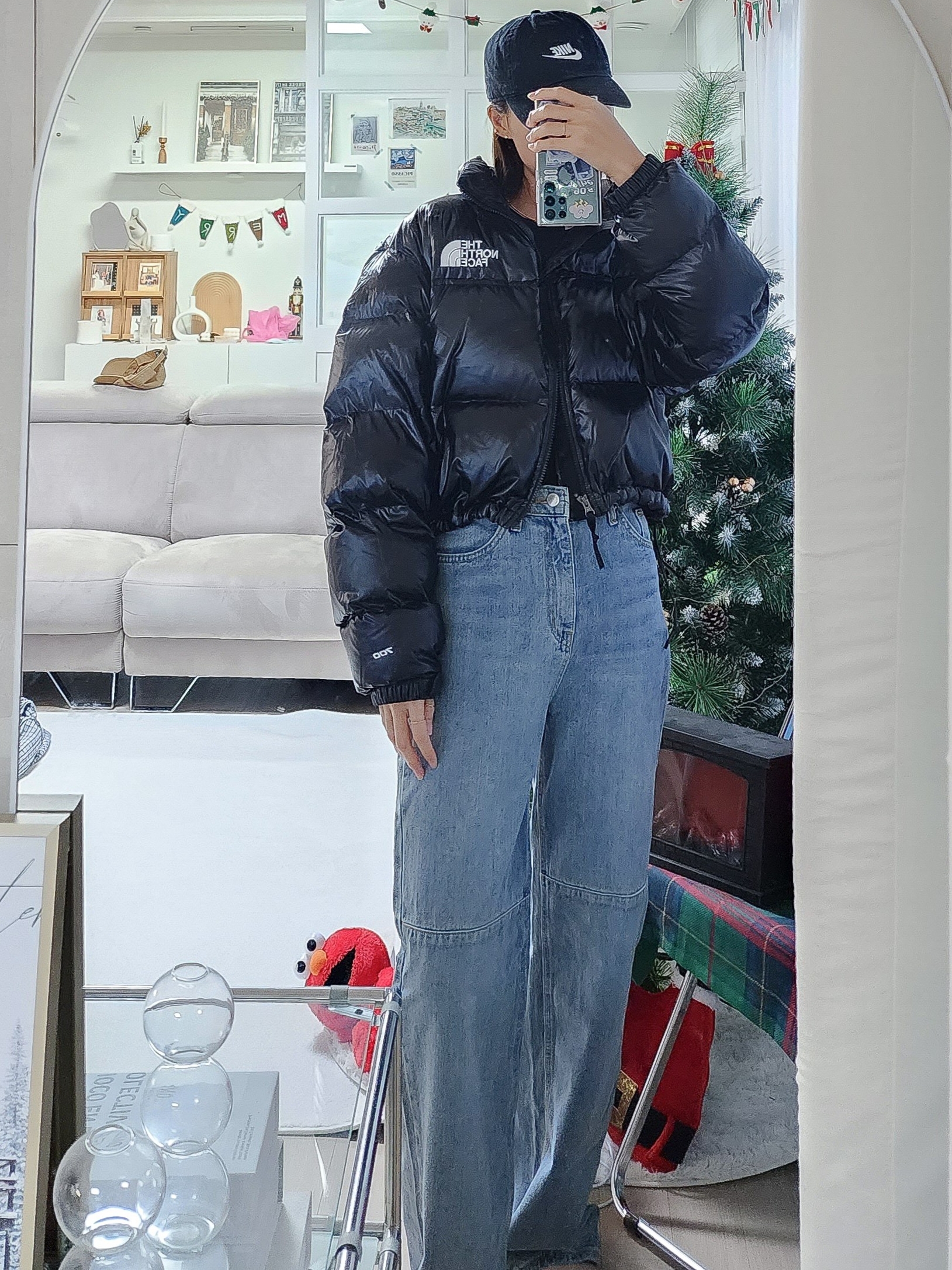 (W) The North Face Nuptse Short Jacket TNF Black 착용 스타일 - 2