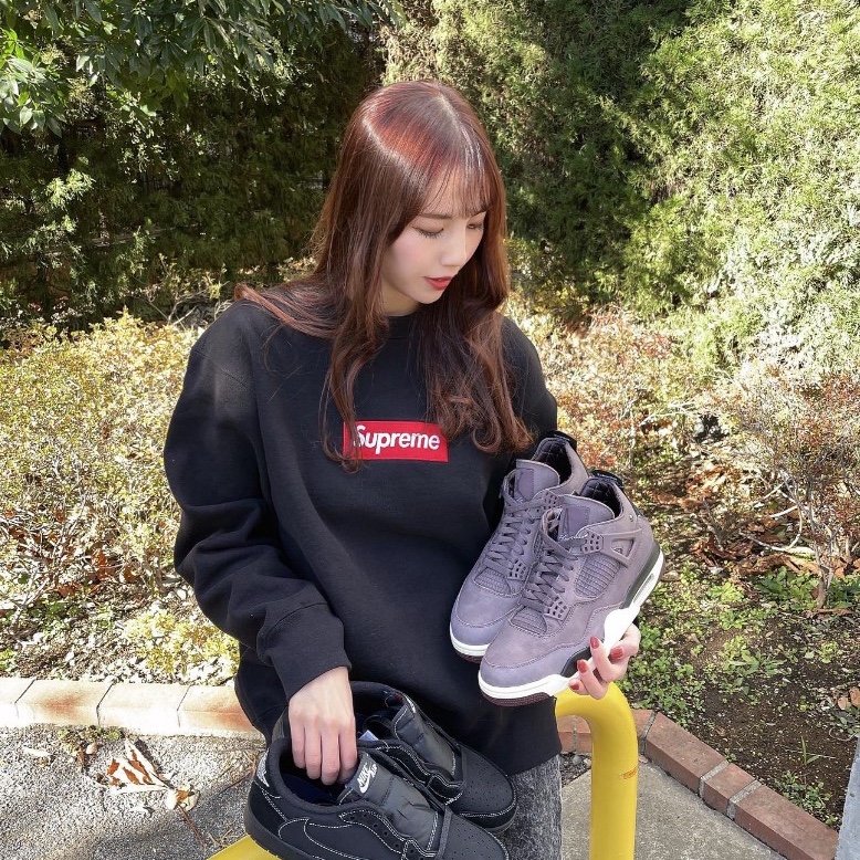 Supreme Box Logo Crewneck Black - 22FW 착용 스타일 - 3