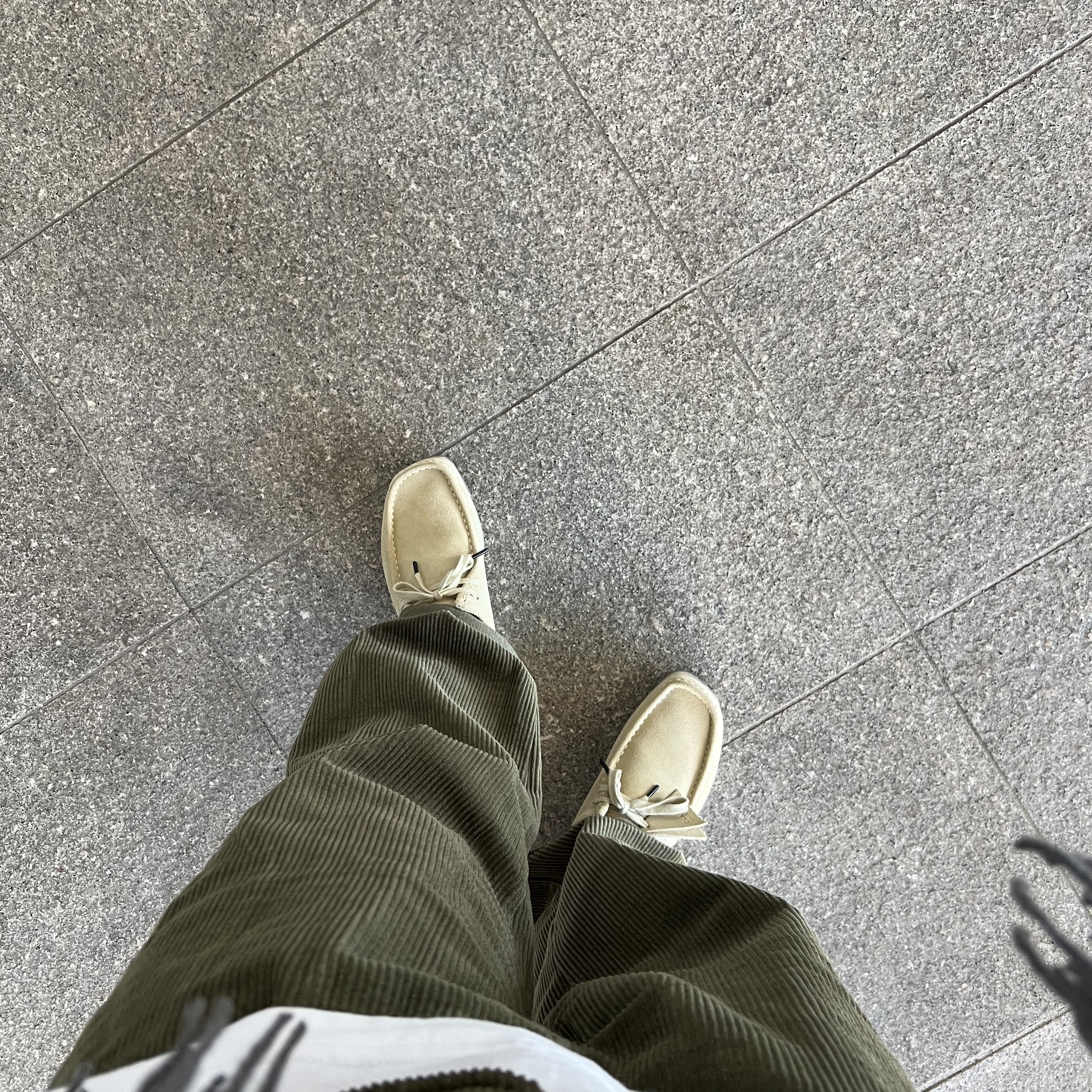 Clarks Wallabee Maple Suede 착용 스타일