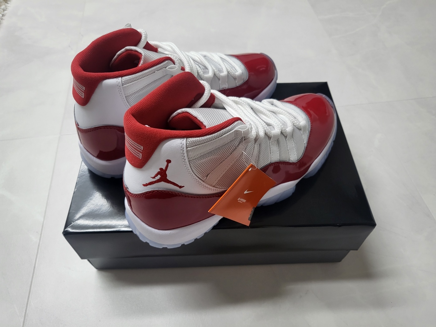 Jordan 11 Retro Varsity Red 착용 스타일 - 1