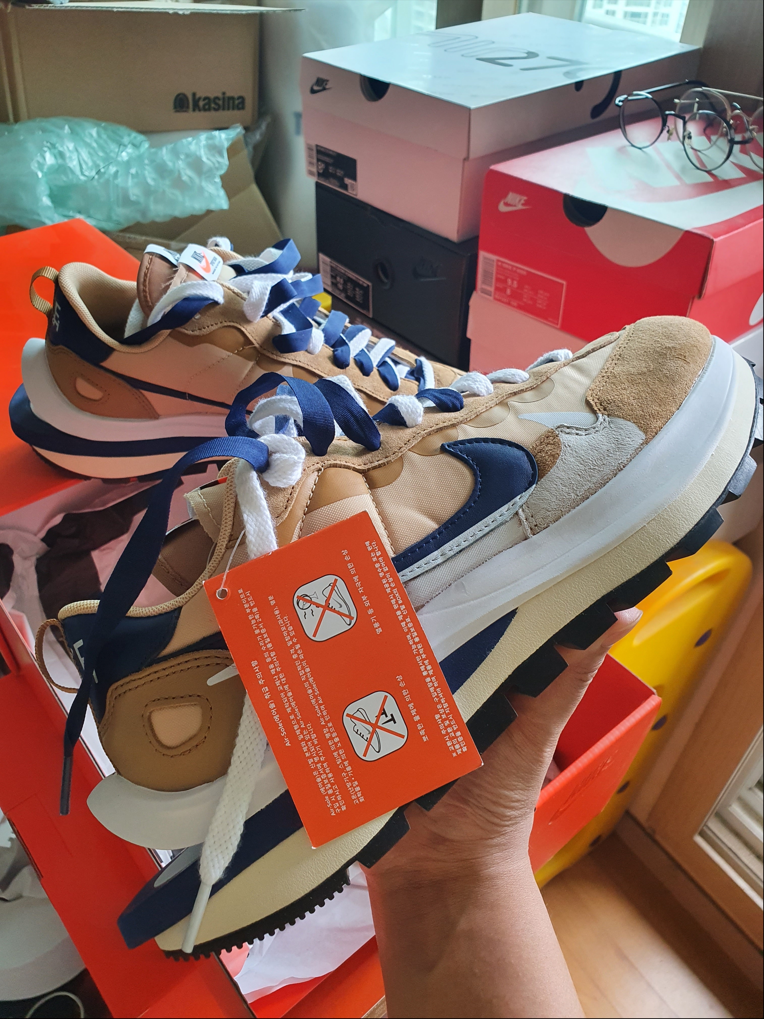 Nike x Sacai VaporWaffle Sesame and Blue Void 착용 스타일 - 1