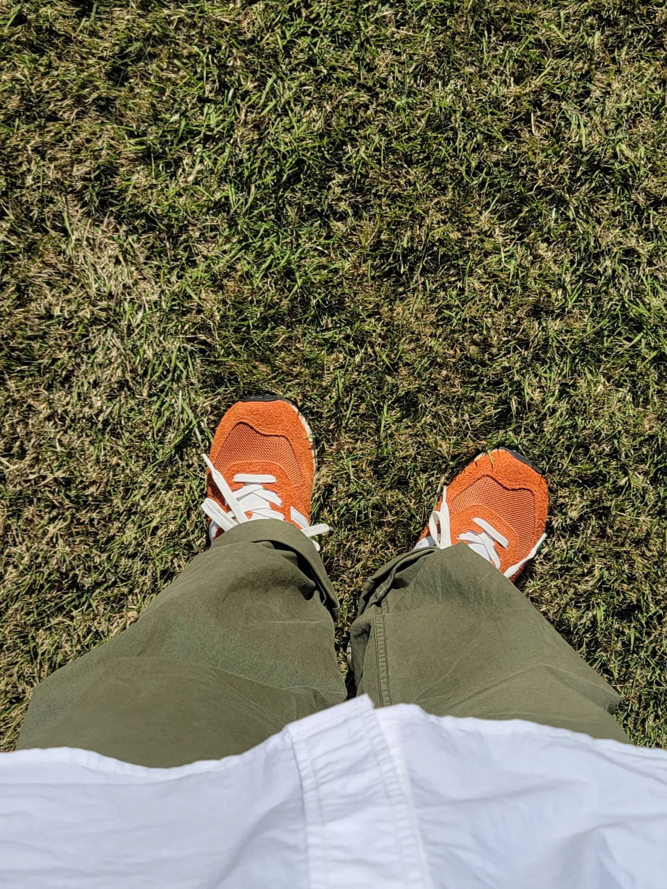 New Balance 574 Heritage Orange Burst White, Supreme String Camp Cap Natural - 21SS 착용 스타일 - 1