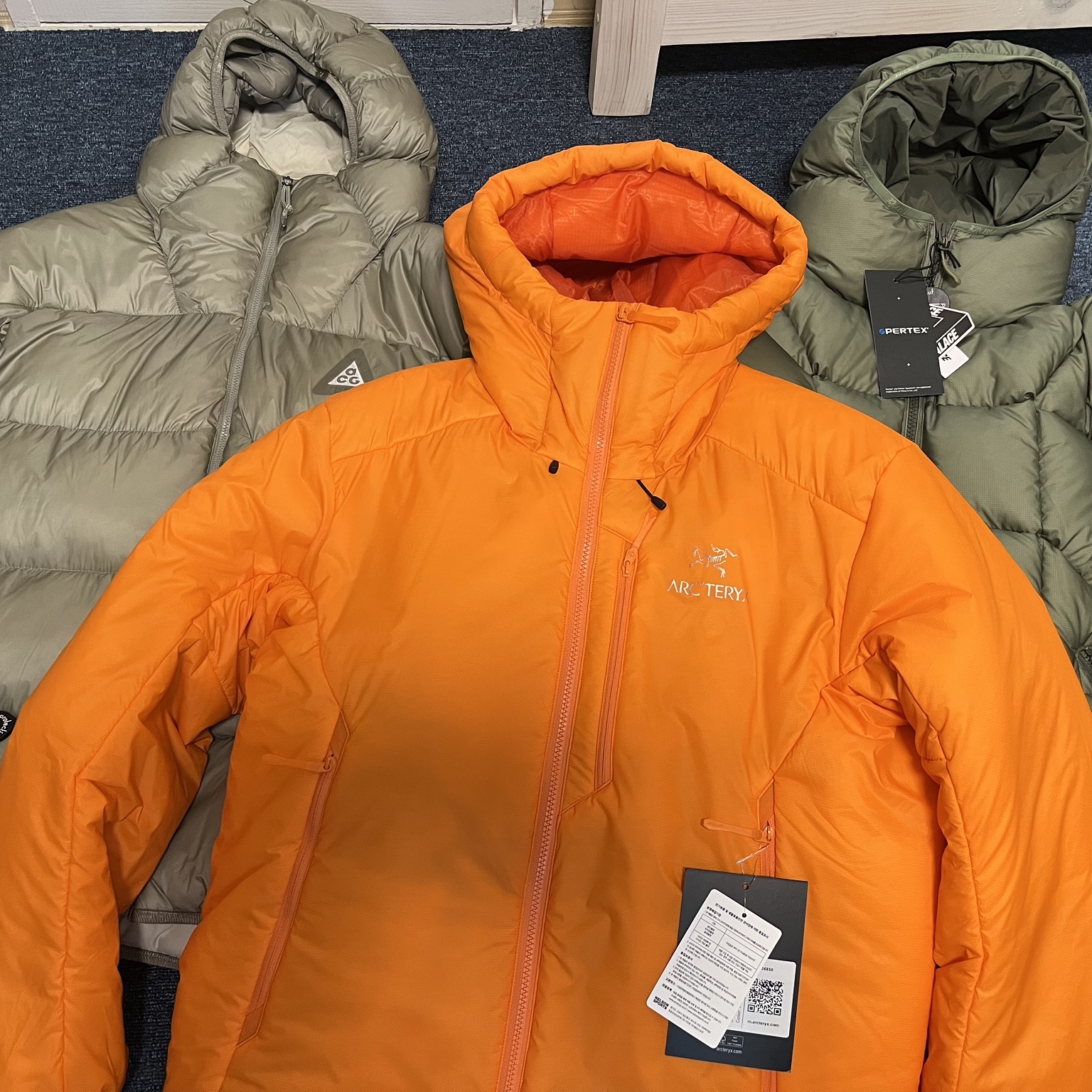 Arc'teryx Nuclei SV Parka Phenom, Nike ACG Therma-Fit ADV Lunar Lake Puffer Jacket Light Army - Asia 착용 스타일 - 1