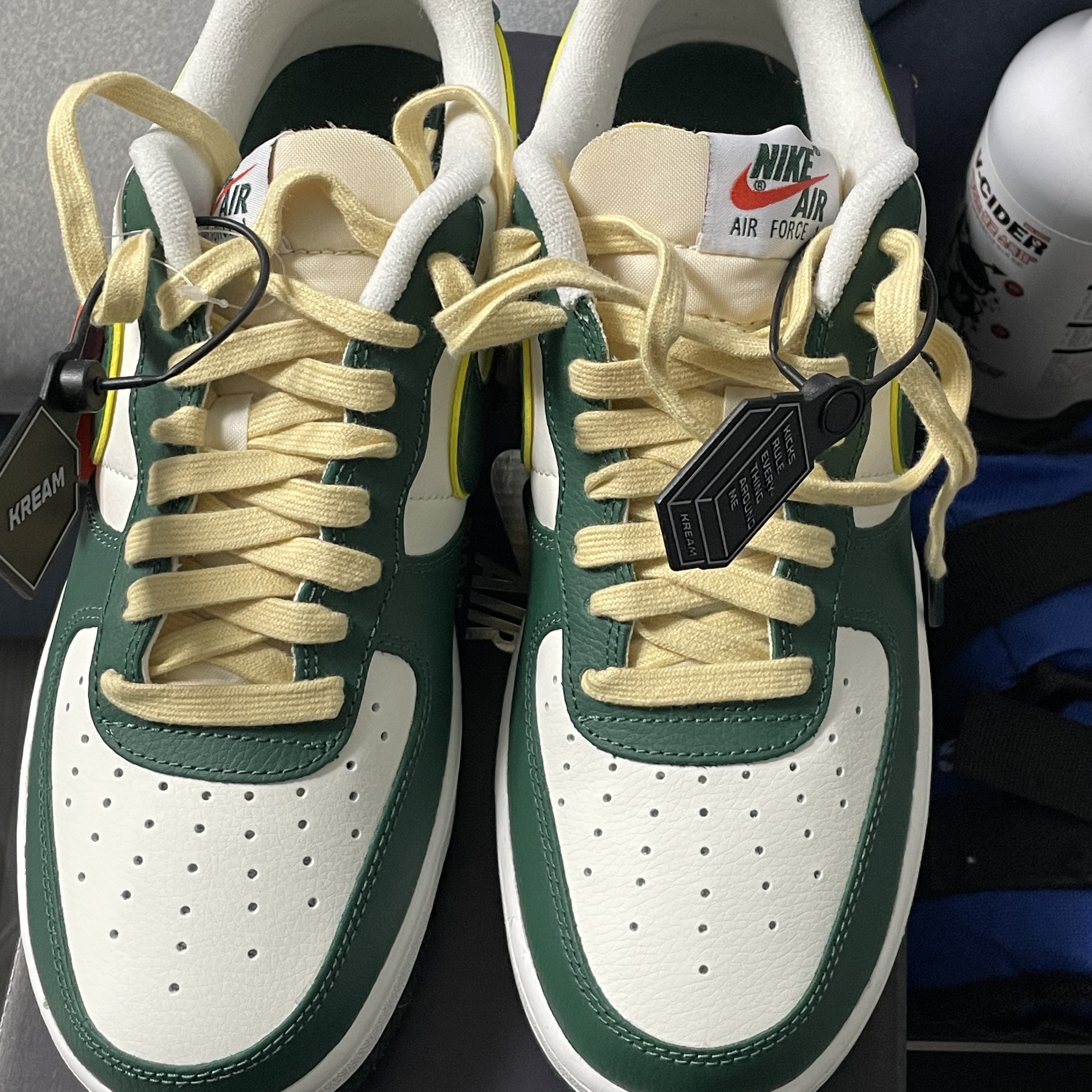 Nike Air Force 1 '07 LV8 Sail Noble Green 착용 스타일 - 3