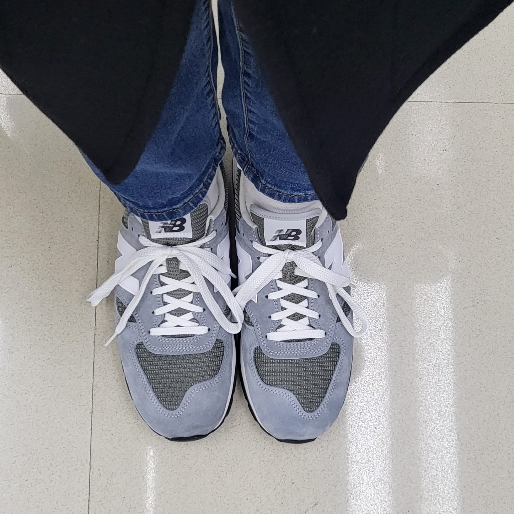 New Balance 990v1 Made in USA Grey White, New Balance 992 Made in USA Grey - D Standard 착용 스타일 - 1