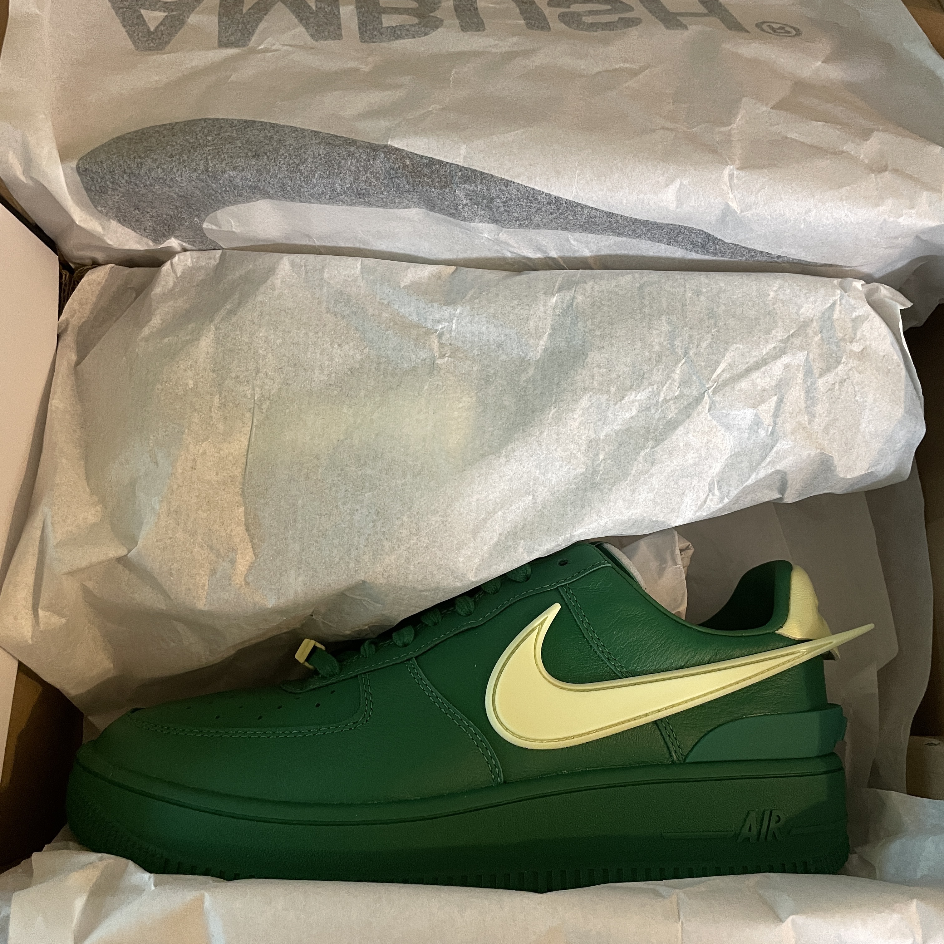 Nike x Ambush Air Force 1 Low SP Pine Green and Citron 착용 스타일 - 2