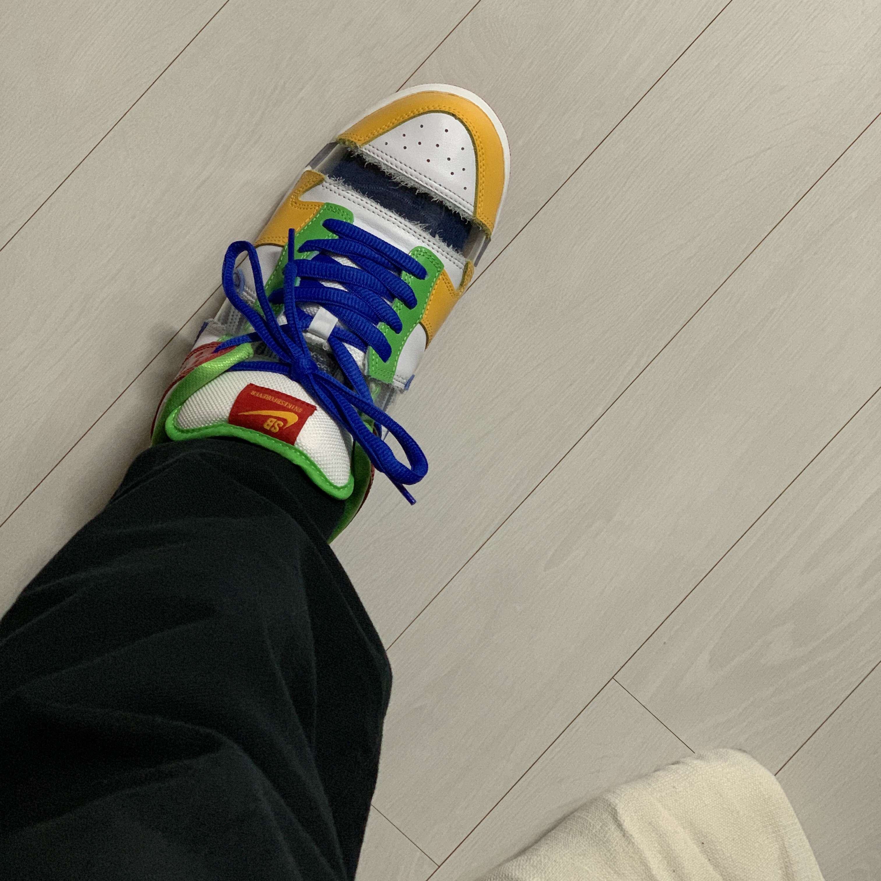 Nike SB Dunk Low Sandy 착용 스타일 - 2