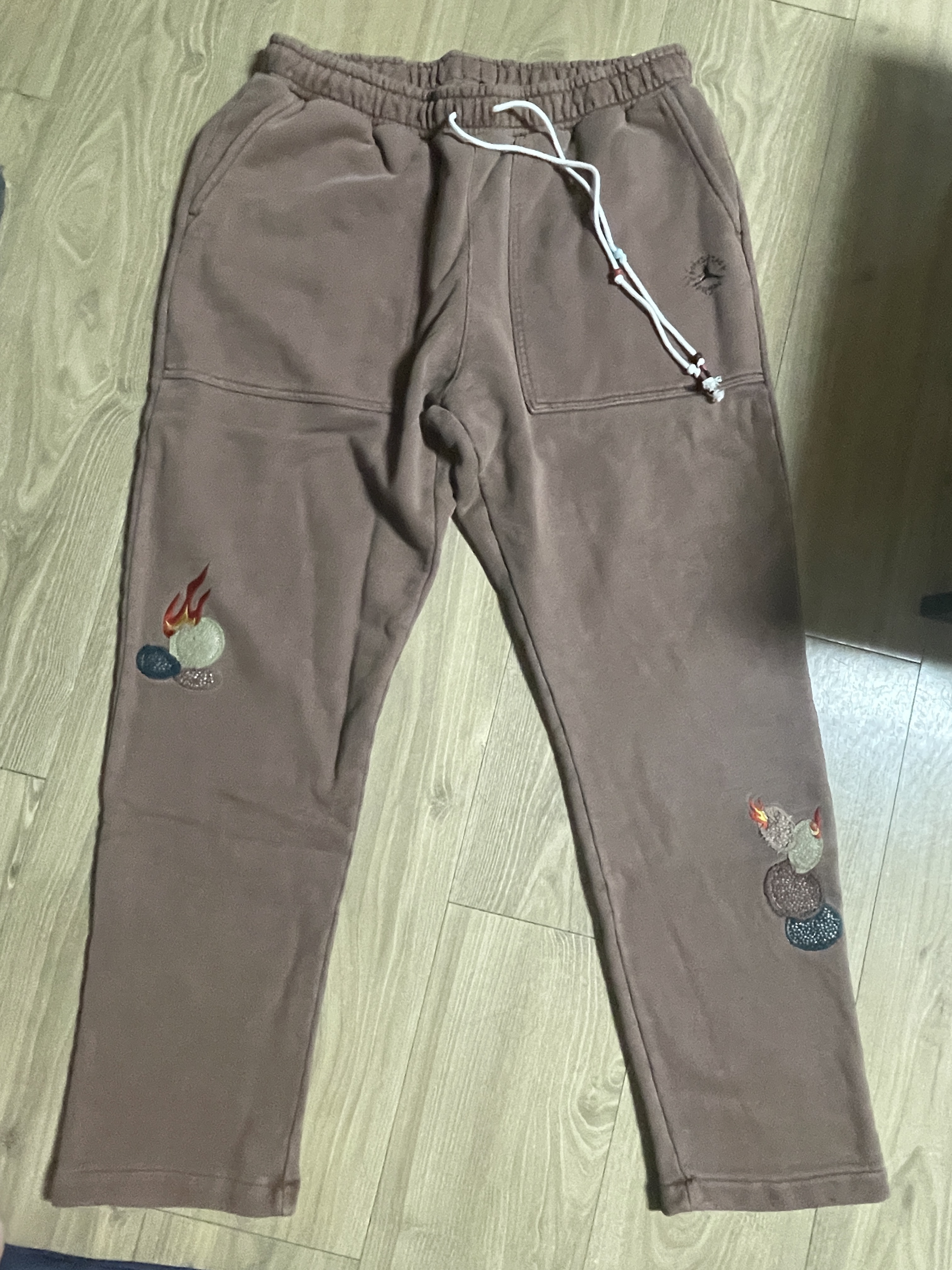 Jordan x Travis Scott Fleece Pants Antique Brown - US/EU 착용 스타일 - 1