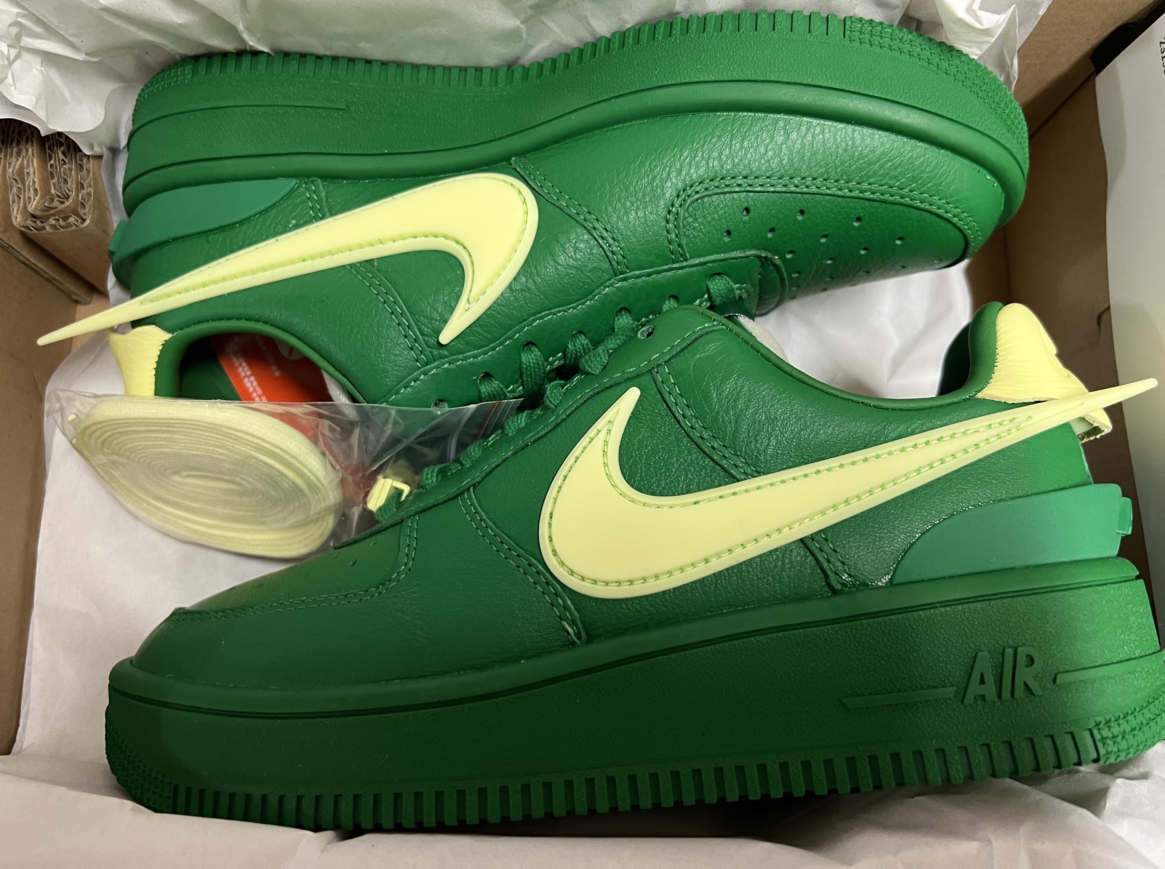 Nike x Ambush Air Force 1 Low SP Pine Green and Citron 착용 스타일