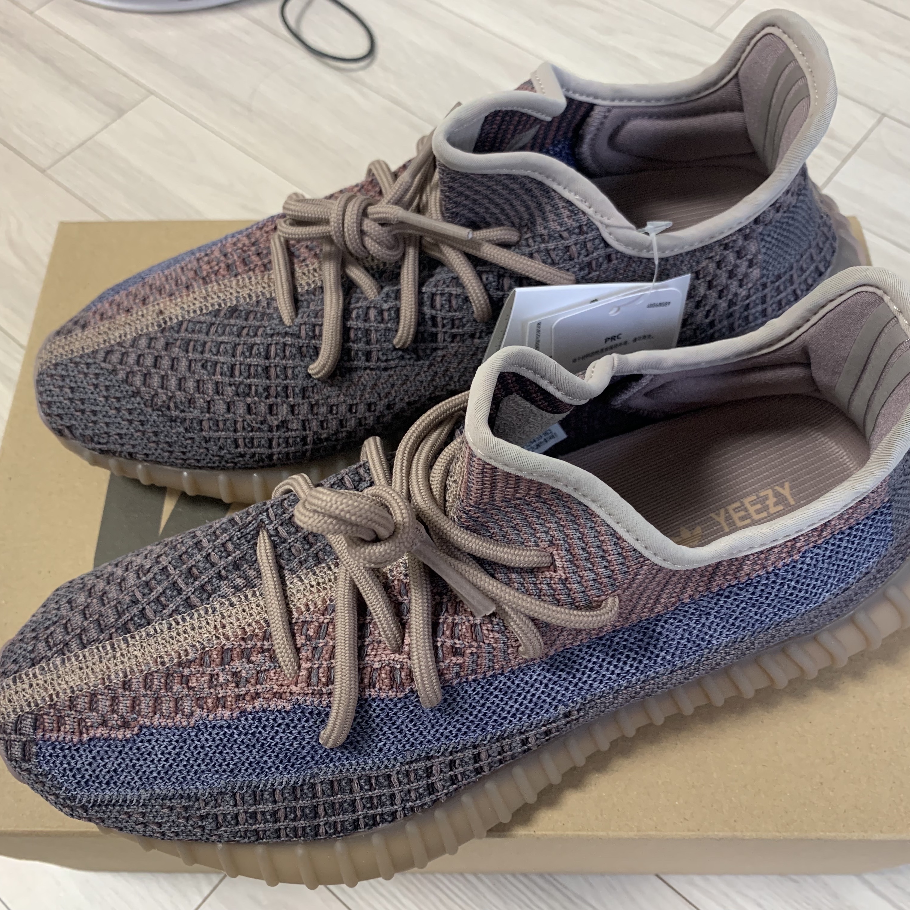 Adidas Yeezy Boost 350 V2 Fade 착용 스타일 - 1