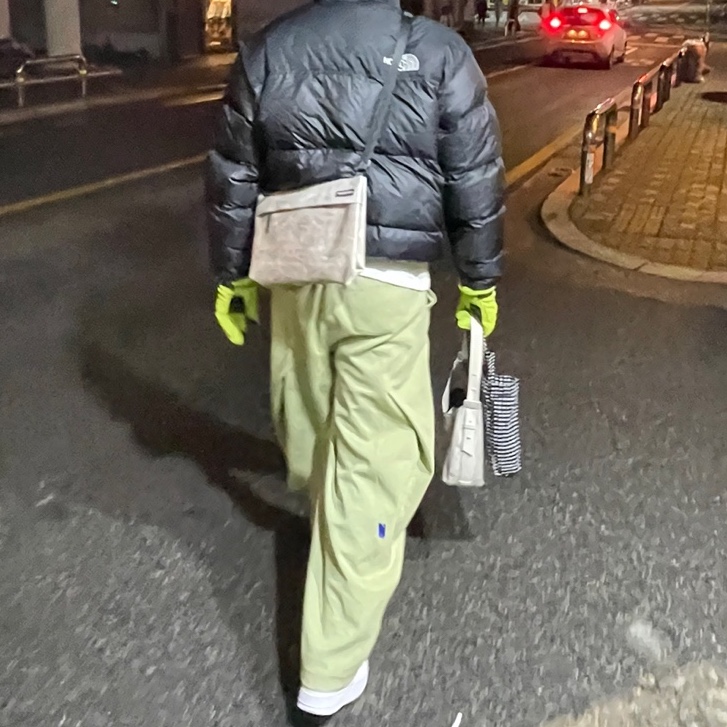 The North Face 1996 Eco Nuptse Jacket Black, Zara x Ader Error Jogger Pants Light Green 착용 스타일