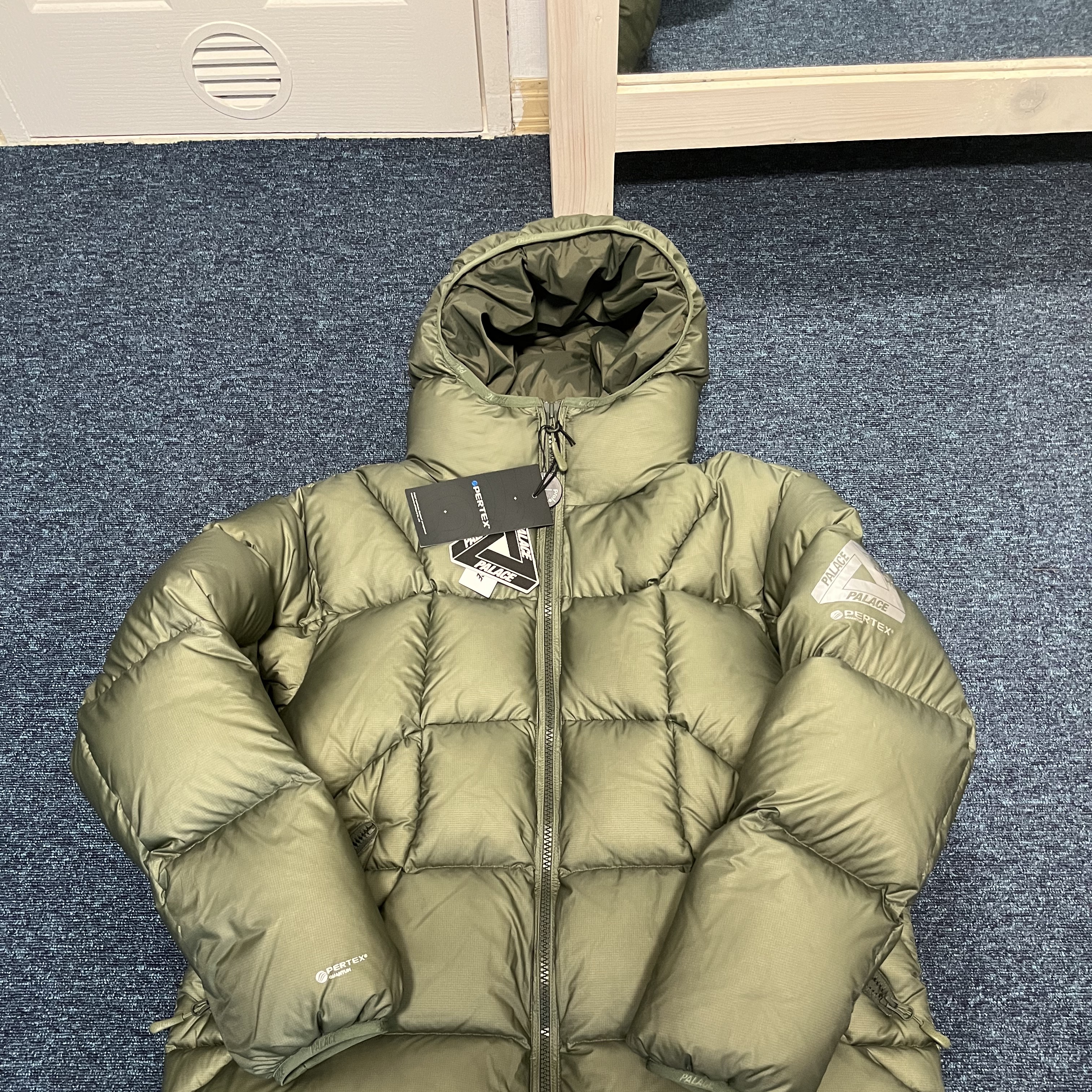 Arc'teryx Nuclei SV Parka Phenom, Nike ACG Therma-Fit ADV Lunar Lake Puffer Jacket Light Army - Asia 착용 스타일 - 4