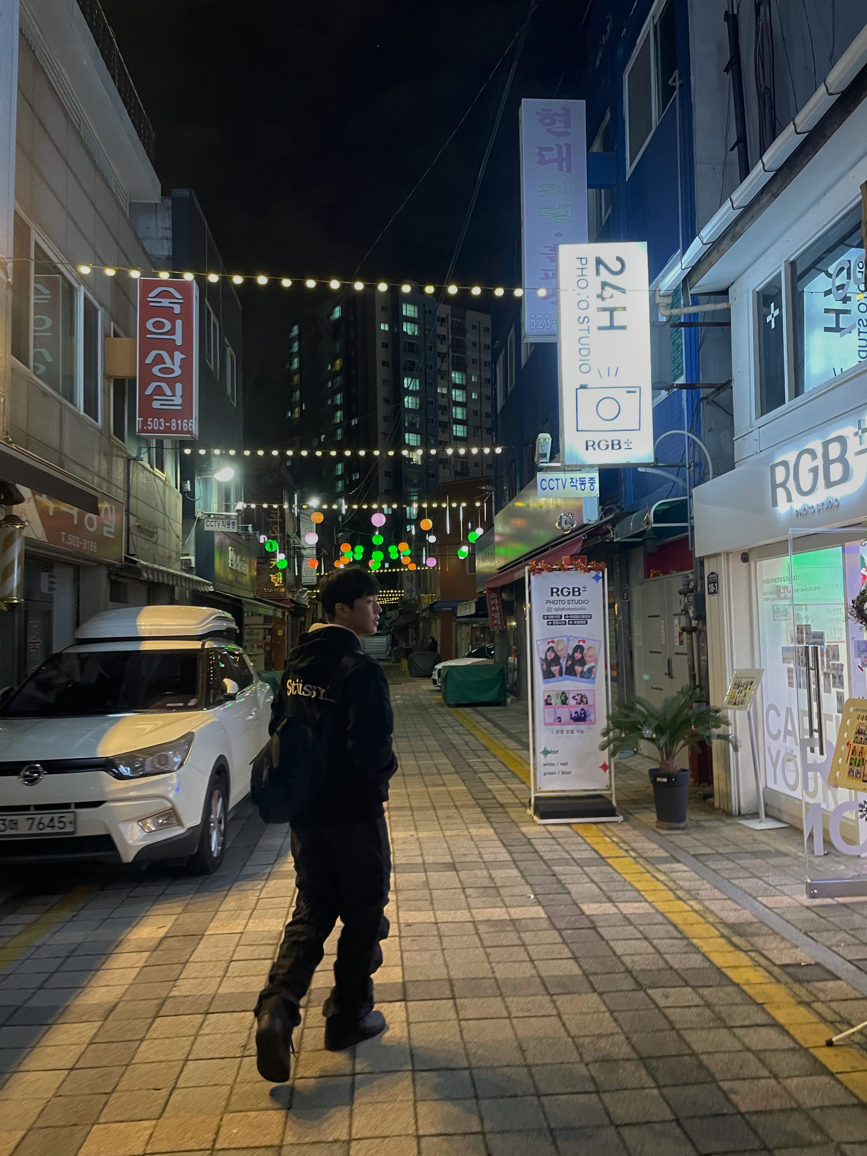 Nike Air Force 1 '07 Low Triple Black 착용 스타일 - 2