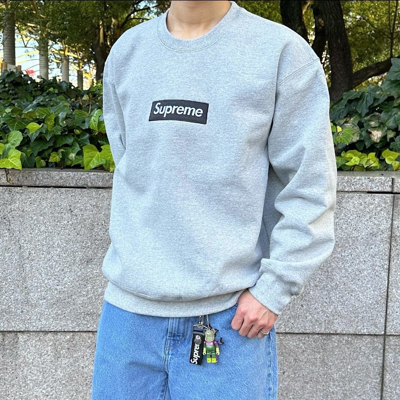 Supreme Box Logo Crewneck Heather Grey - 22FW 착용 스타일 - 1
