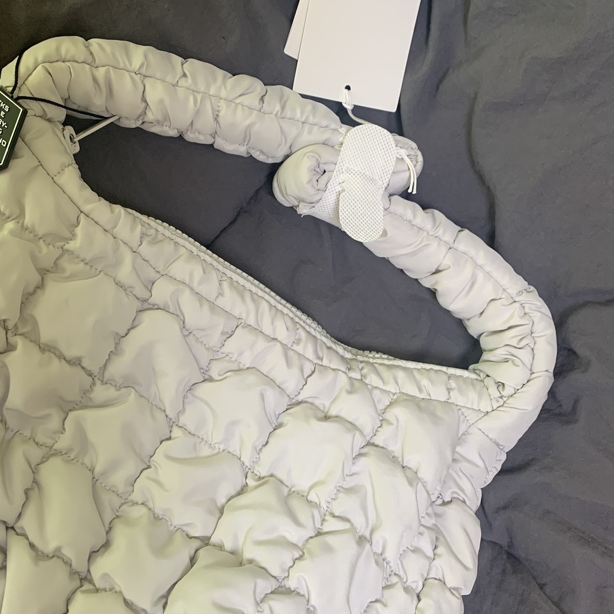 COS Quilted Mini Bag Light Grey 착용 스타일