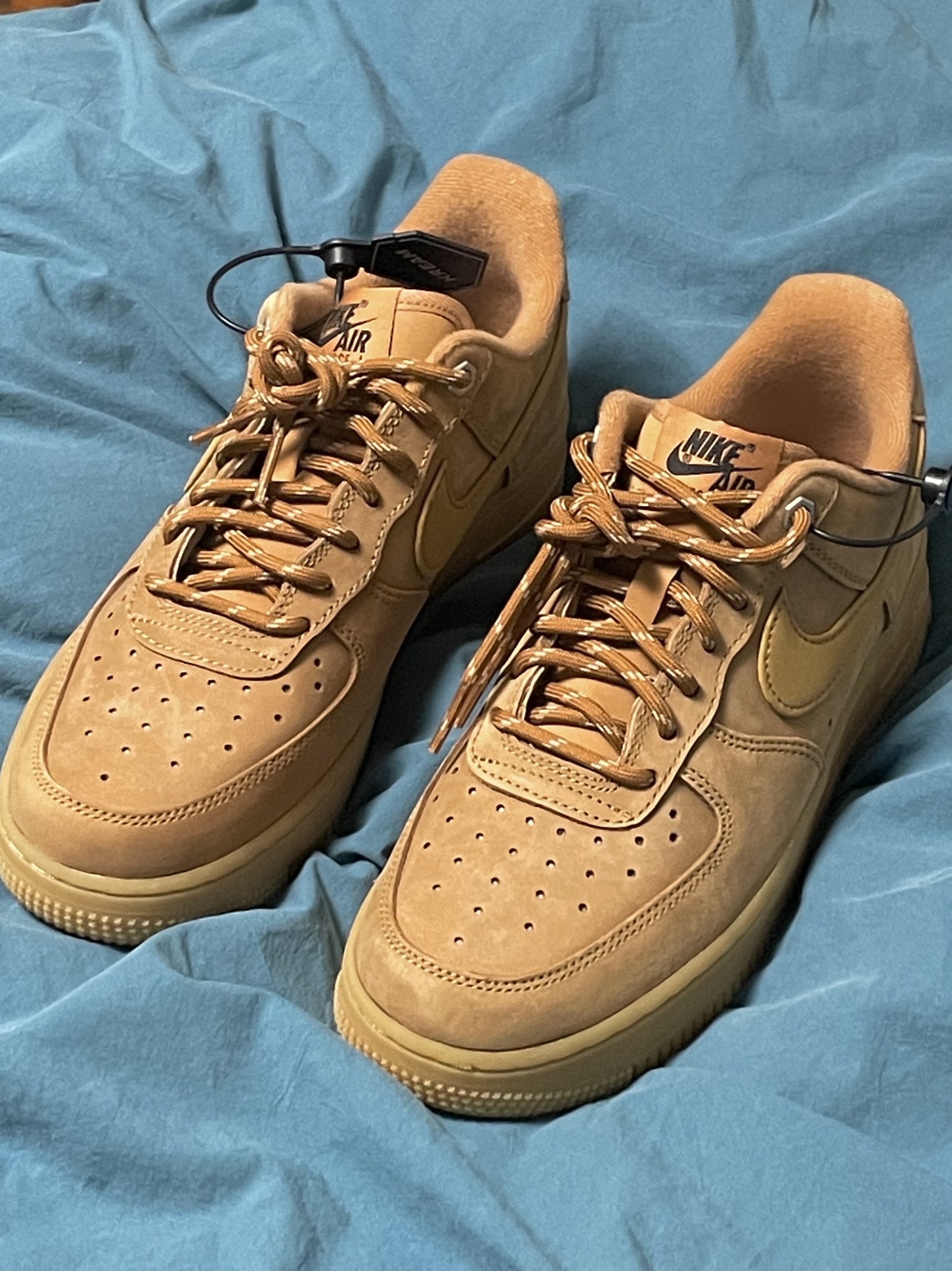 Nike Air Force 1 '07 WB Flax 착용 스타일