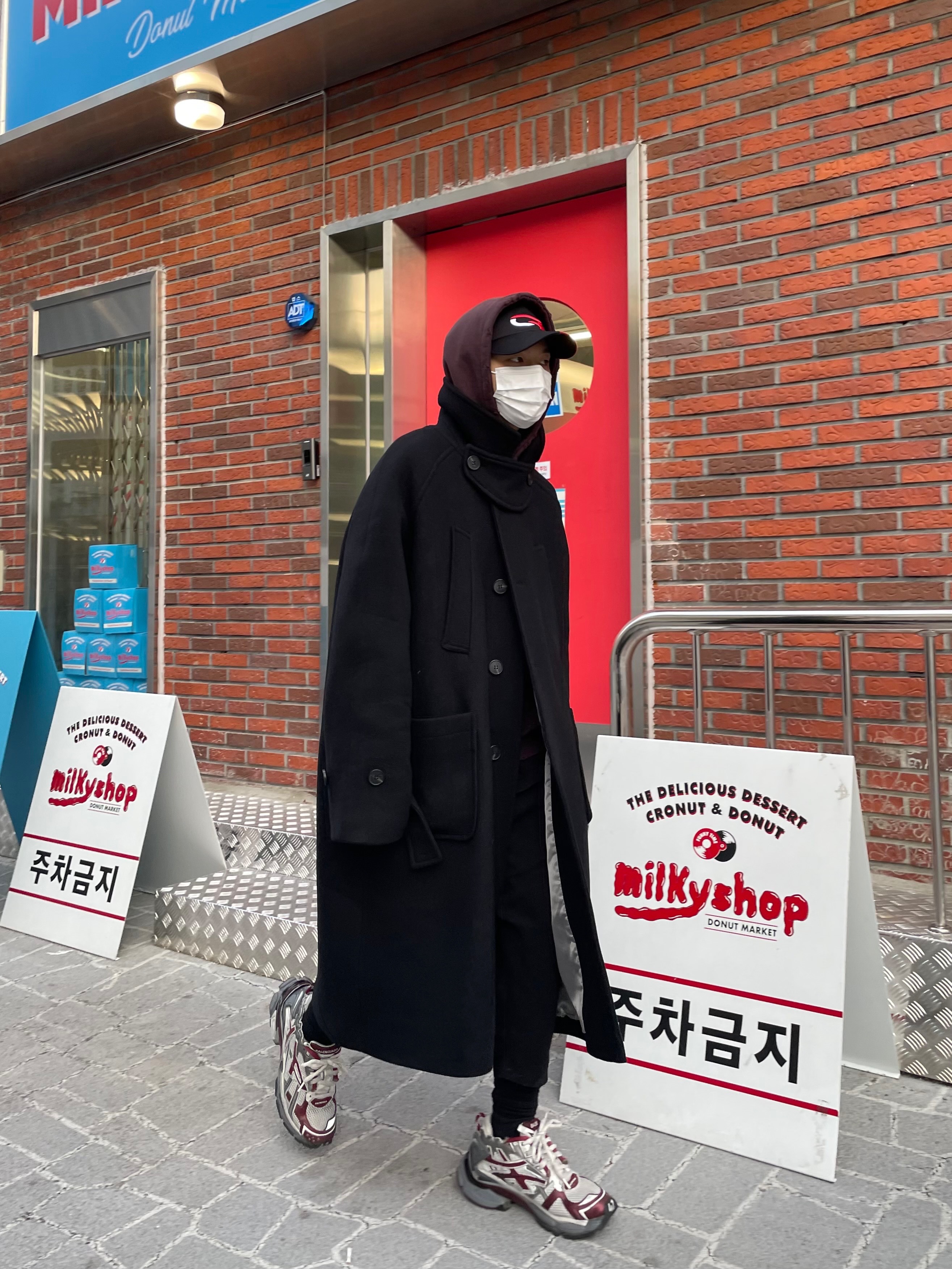 Undermycar Legion.02 Balmacaan Oversized Wool Coat Black, Undermycar Perdition Oglavaeil Hoodie Ox Blood - 22FW 착용 스타일