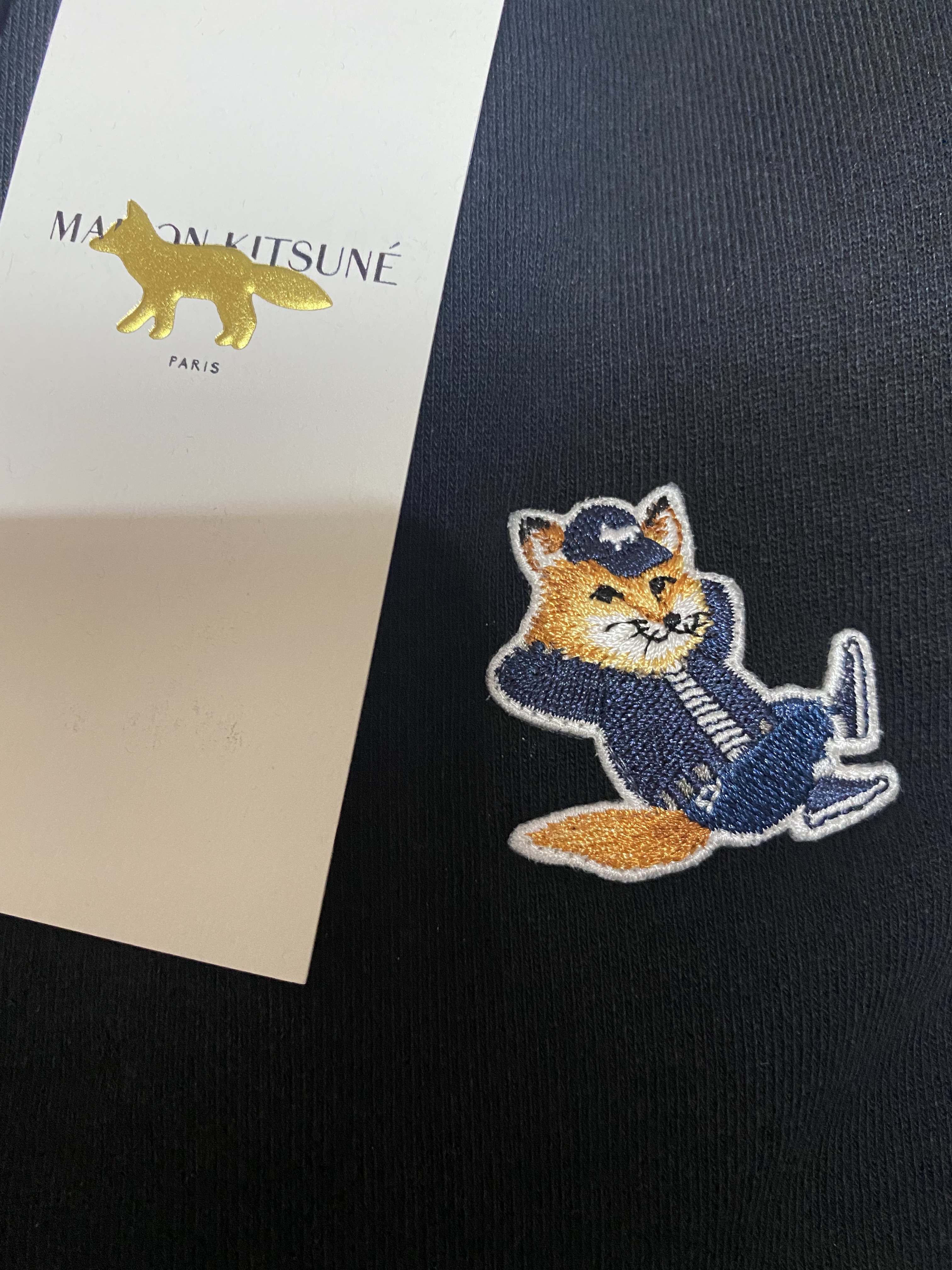 Maison Kitsune Dressed Fox Patch Classic Sweatshirt Black 착용 스타일