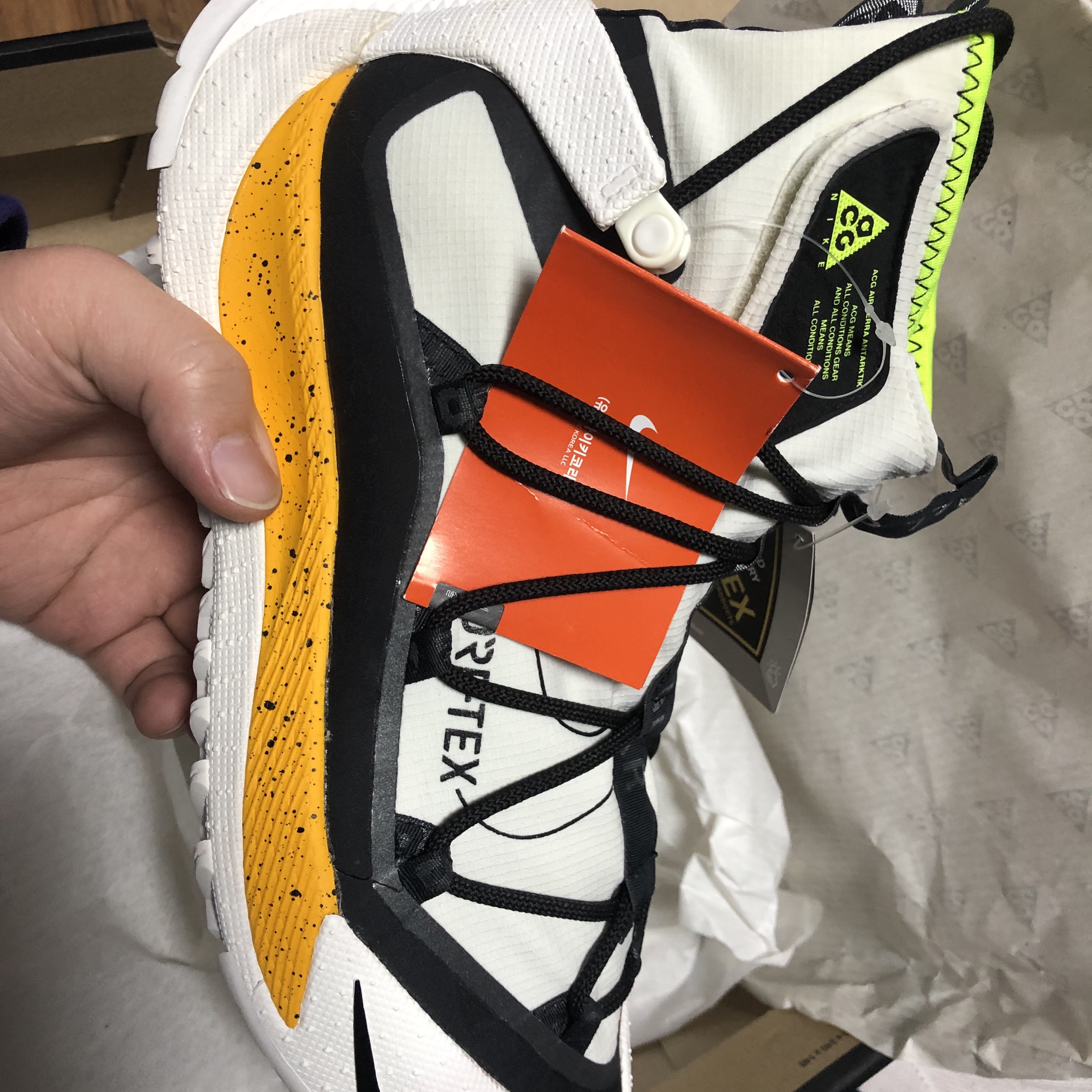 Nike ACG Terra Antarktik Gore-Tex Summit White 착용 스타일