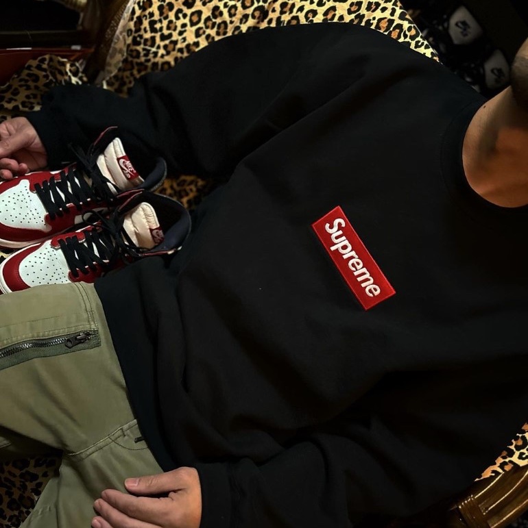 Supreme Box Logo Crewneck Black - 22FW 착용 스타일 - 4