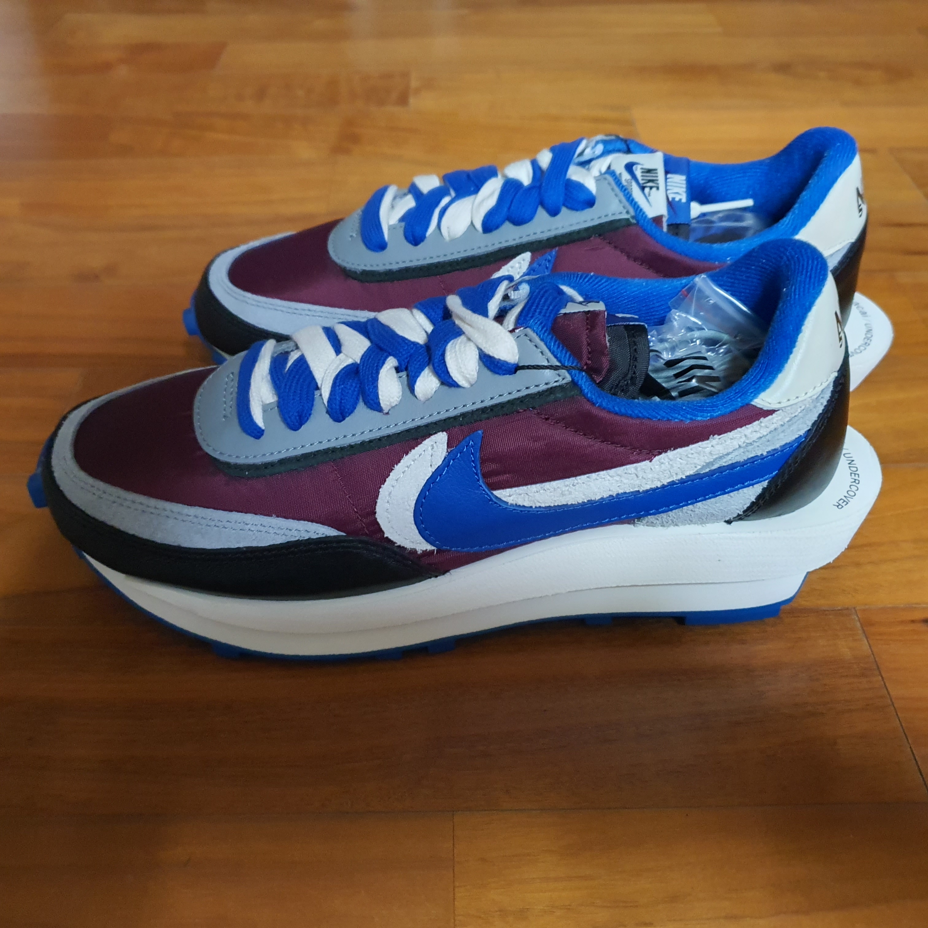 Nike x Sacai x Undercover LDWaffle Night Maroon Team Royal 착용 스타일