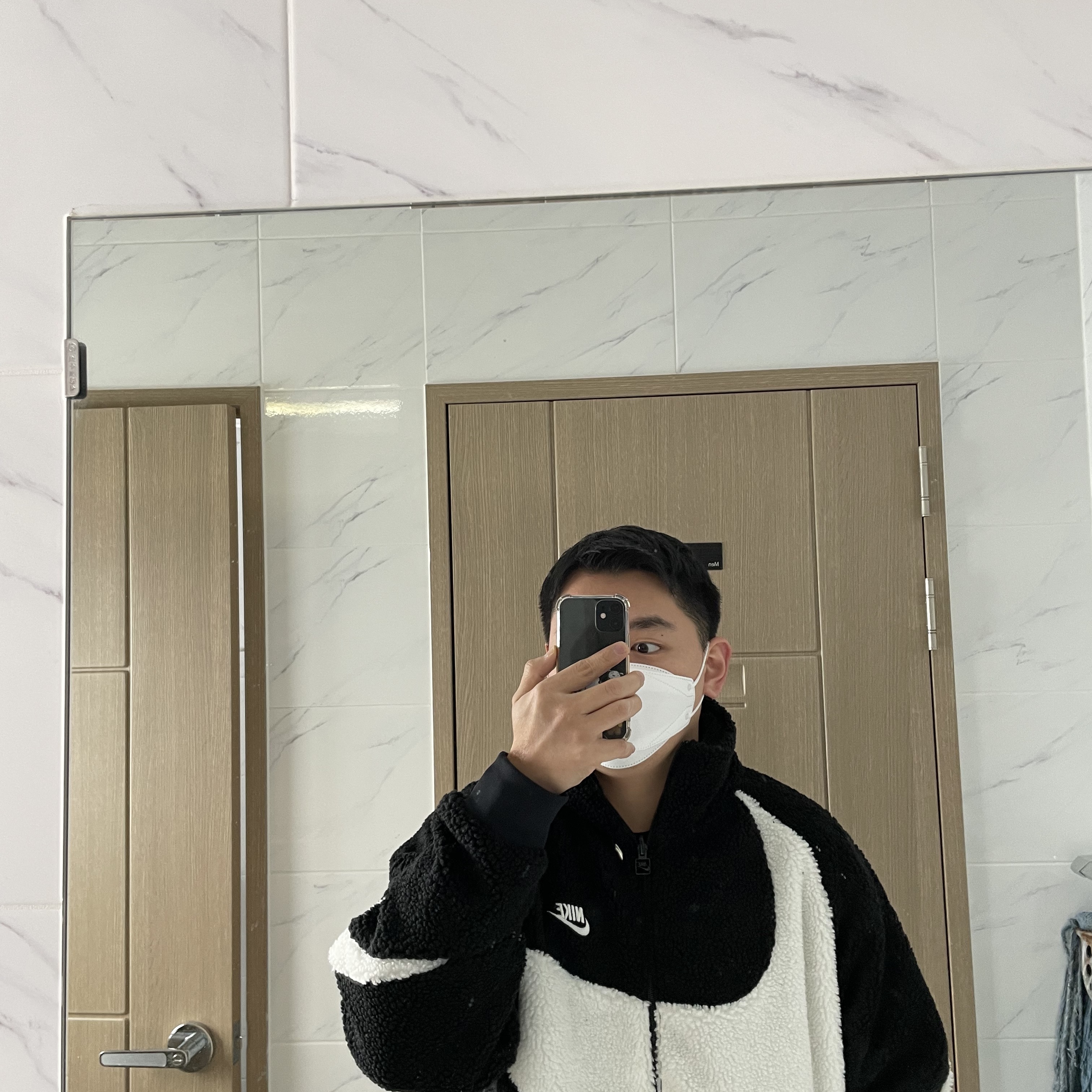 Nike Big Swoosh Full Zip Jacket Black Sail 착용 스타일