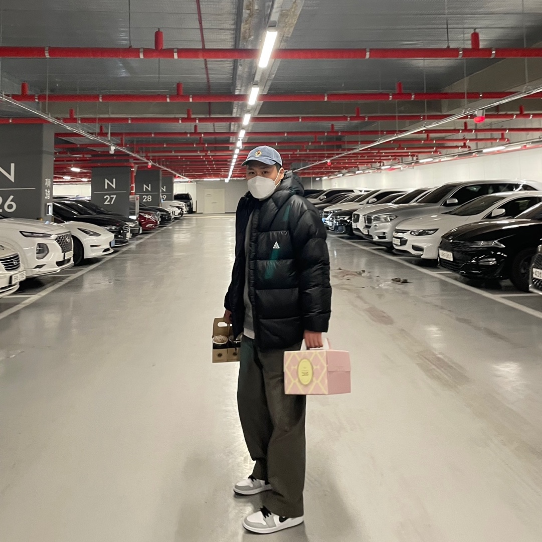 Nike ACG Therma-Fit ADV Lunar Lake Puffer Jacket Black - Asia, Jordan 1 Low Light Smoke Grey 착용 스타일