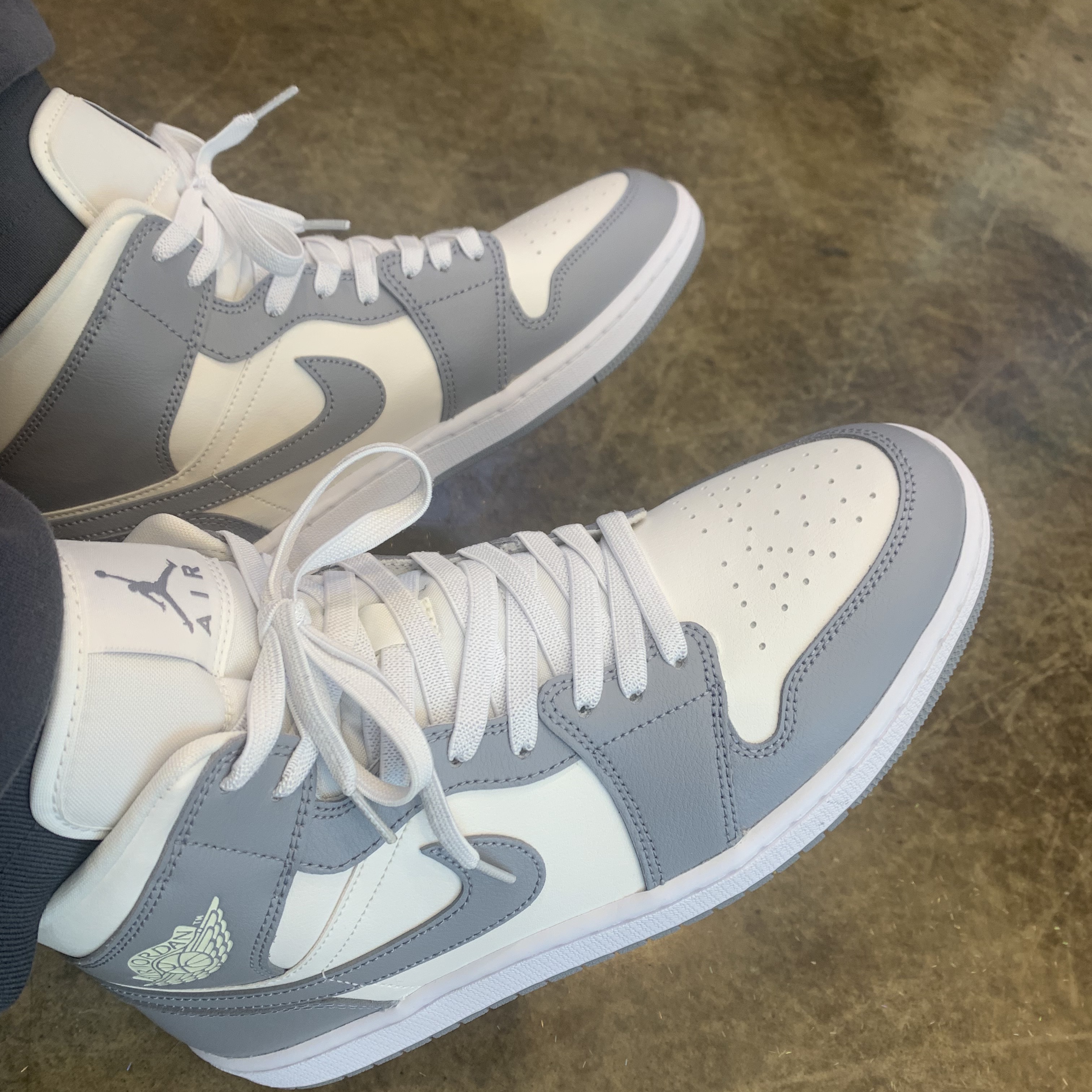 (W) Jordan 1 Mid Sail Stealth 착용 스타일 - 1