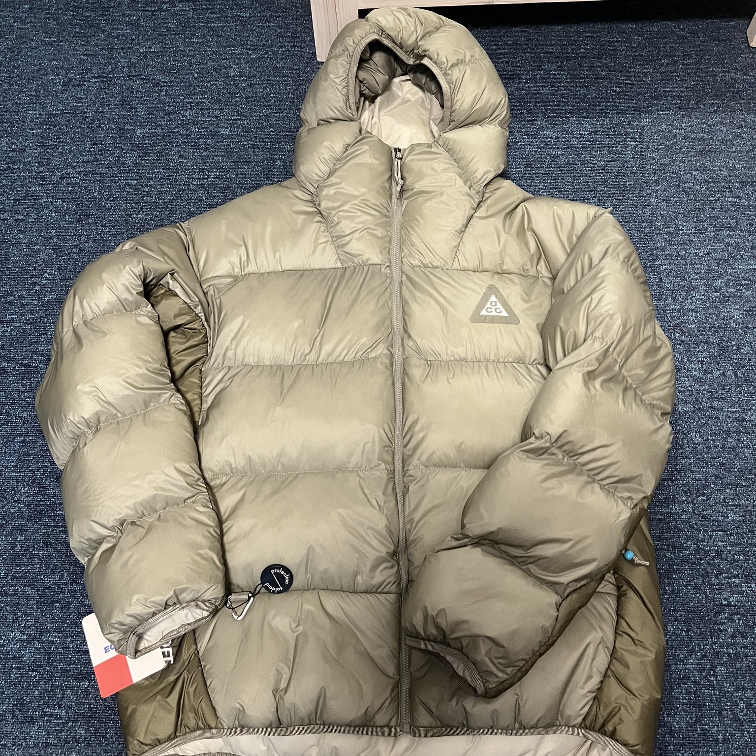 Arc'teryx Nuclei SV Parka Phenom, Nike ACG Therma-Fit ADV Lunar Lake Puffer Jacket Light Army - Asia 착용 스타일 - 2