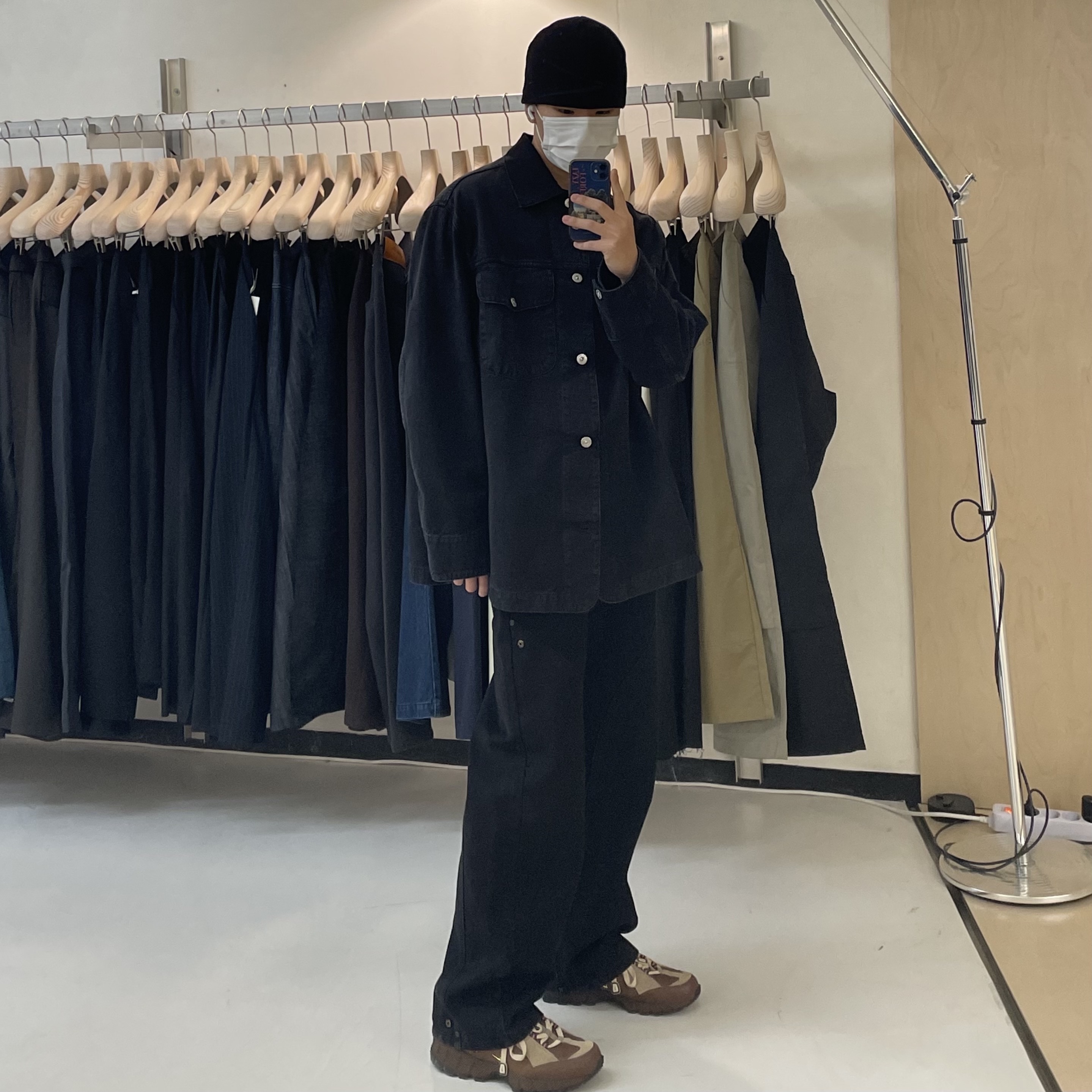 Nike x Jacquemus Air Humara LX Ale Brown and Gold 착용 스타일