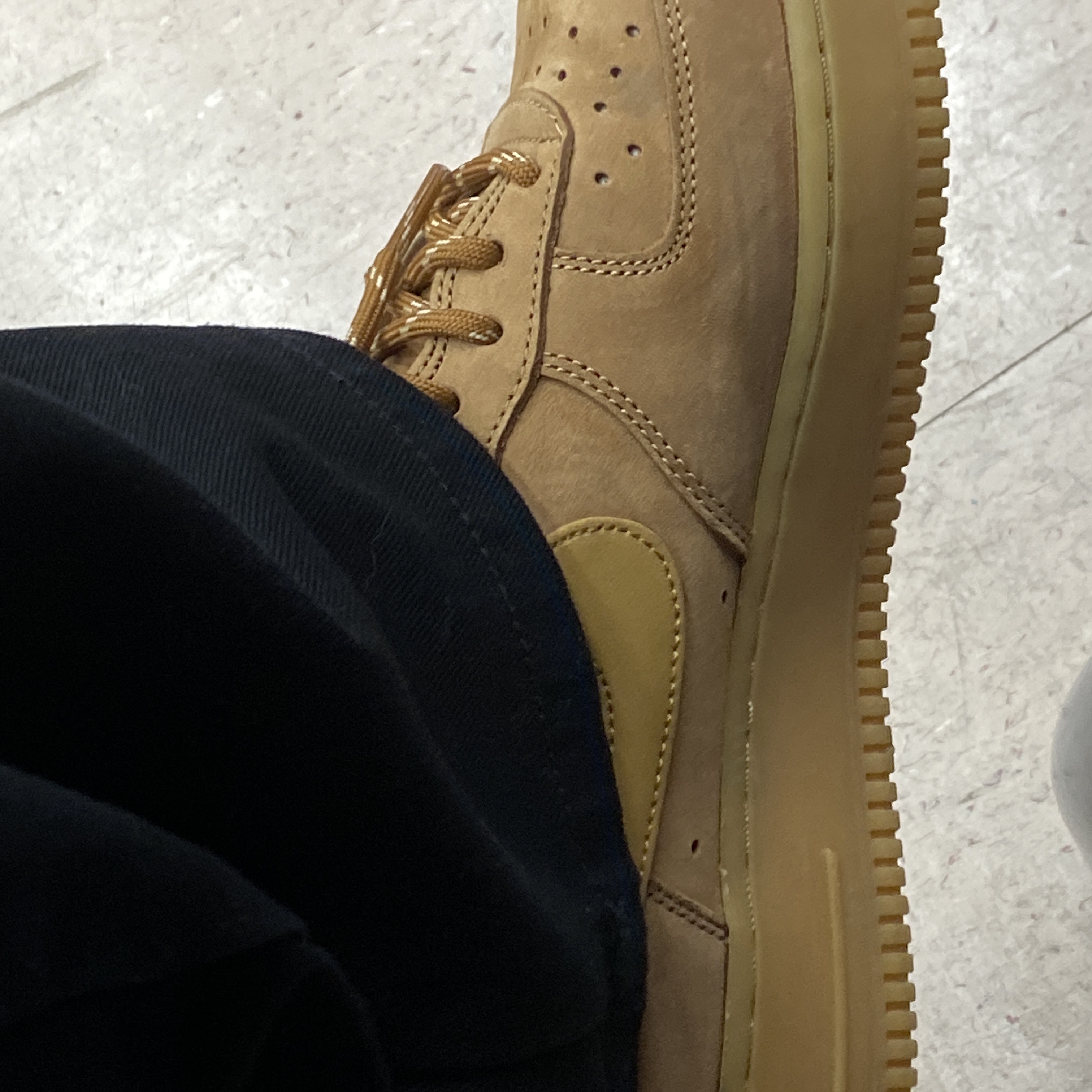 Nike Air Force 1 '07 WB Flax 착용 스타일 - 2
