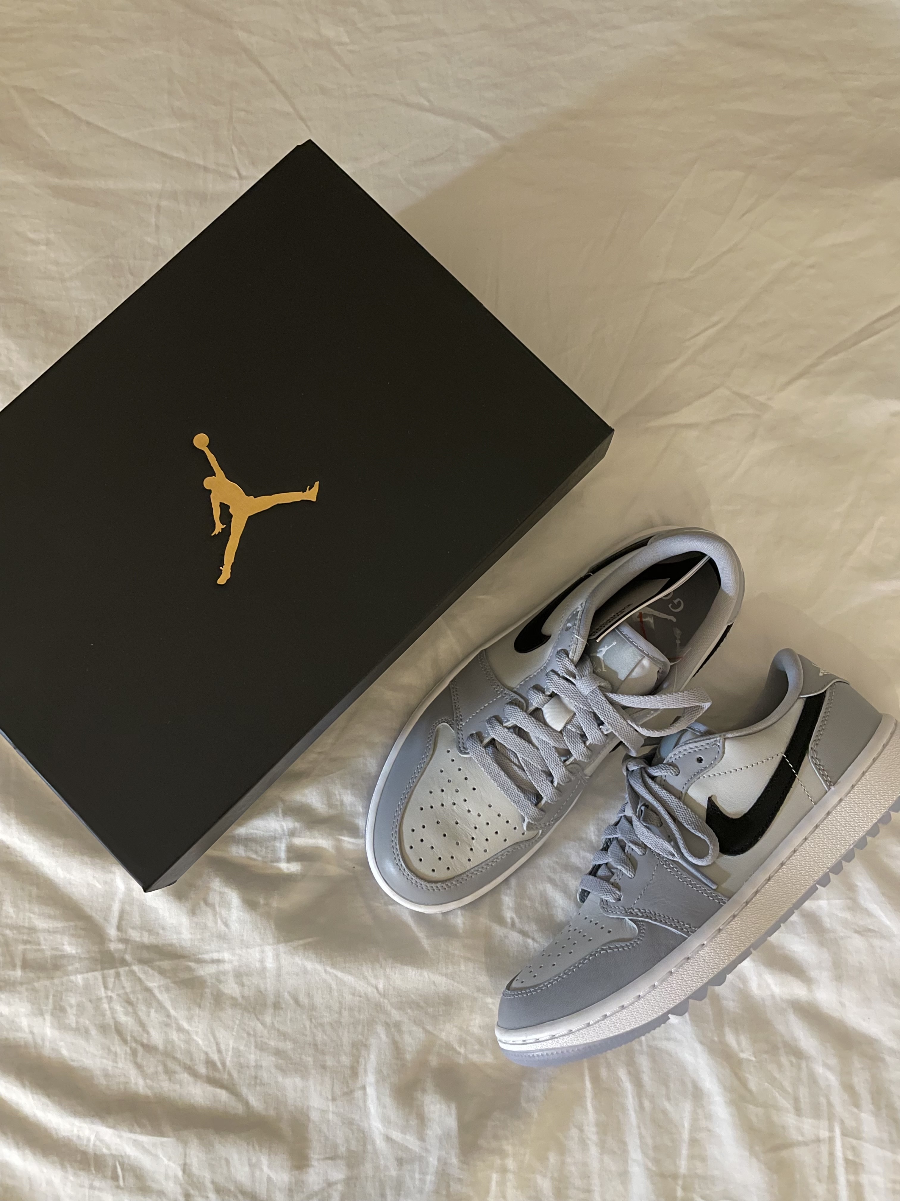 Jordan 1 Low Golf Wolf Grey 착용 스타일 - 3