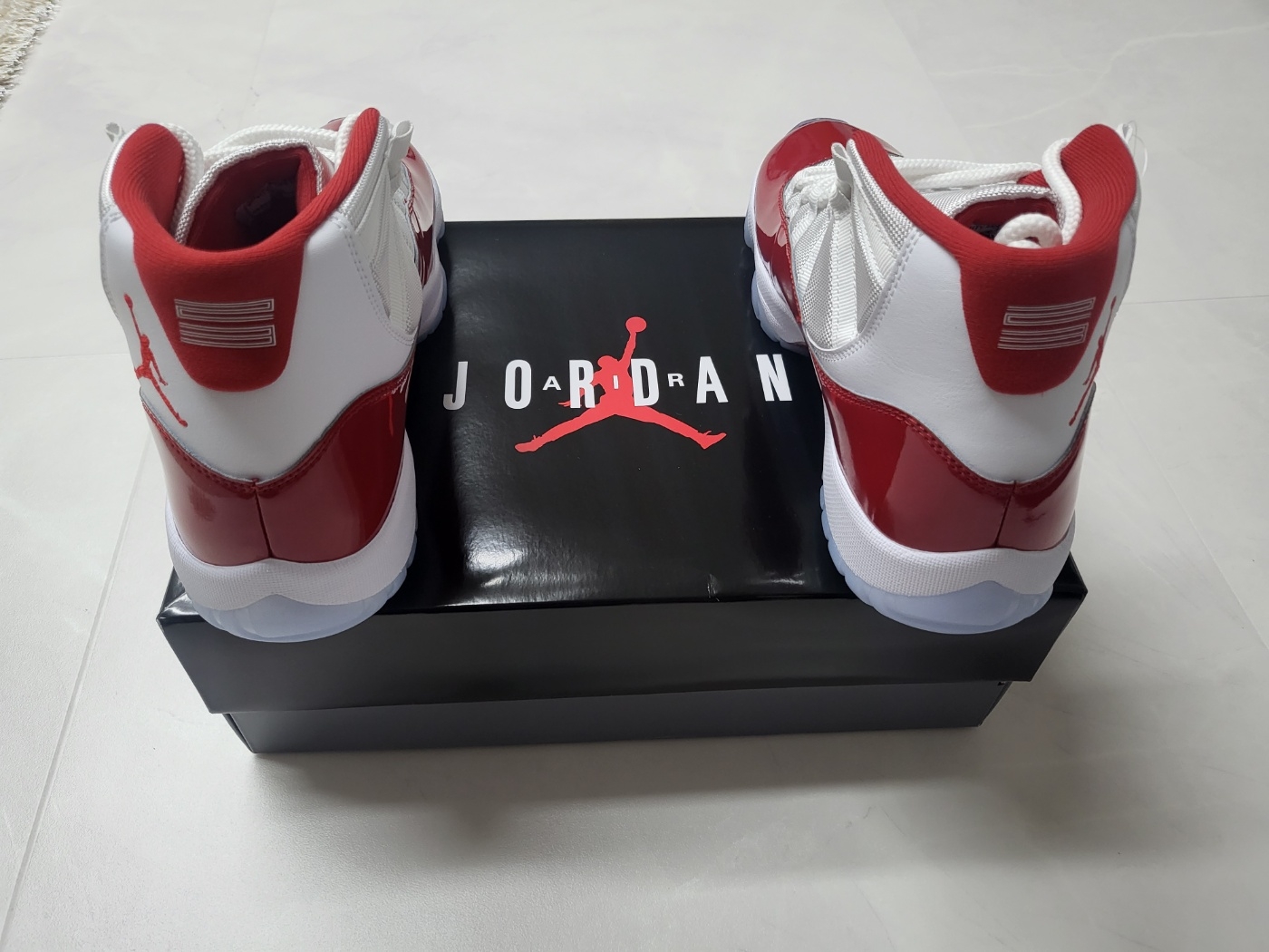 Jordan 11 Retro Varsity Red 착용 스타일 - 2