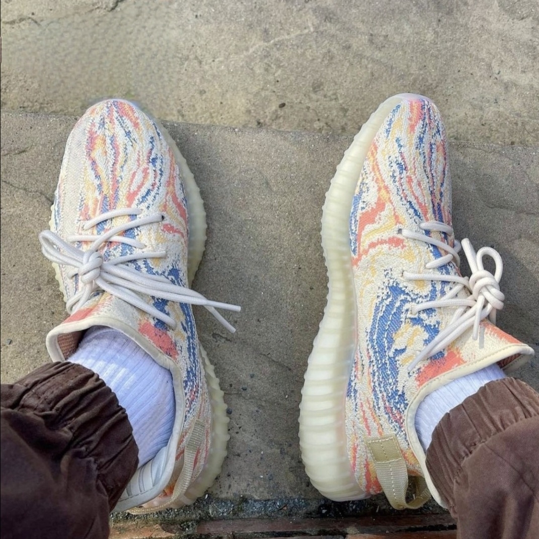 Adidas Yeezy Boost 350 V2 MX Oat 착용 스타일