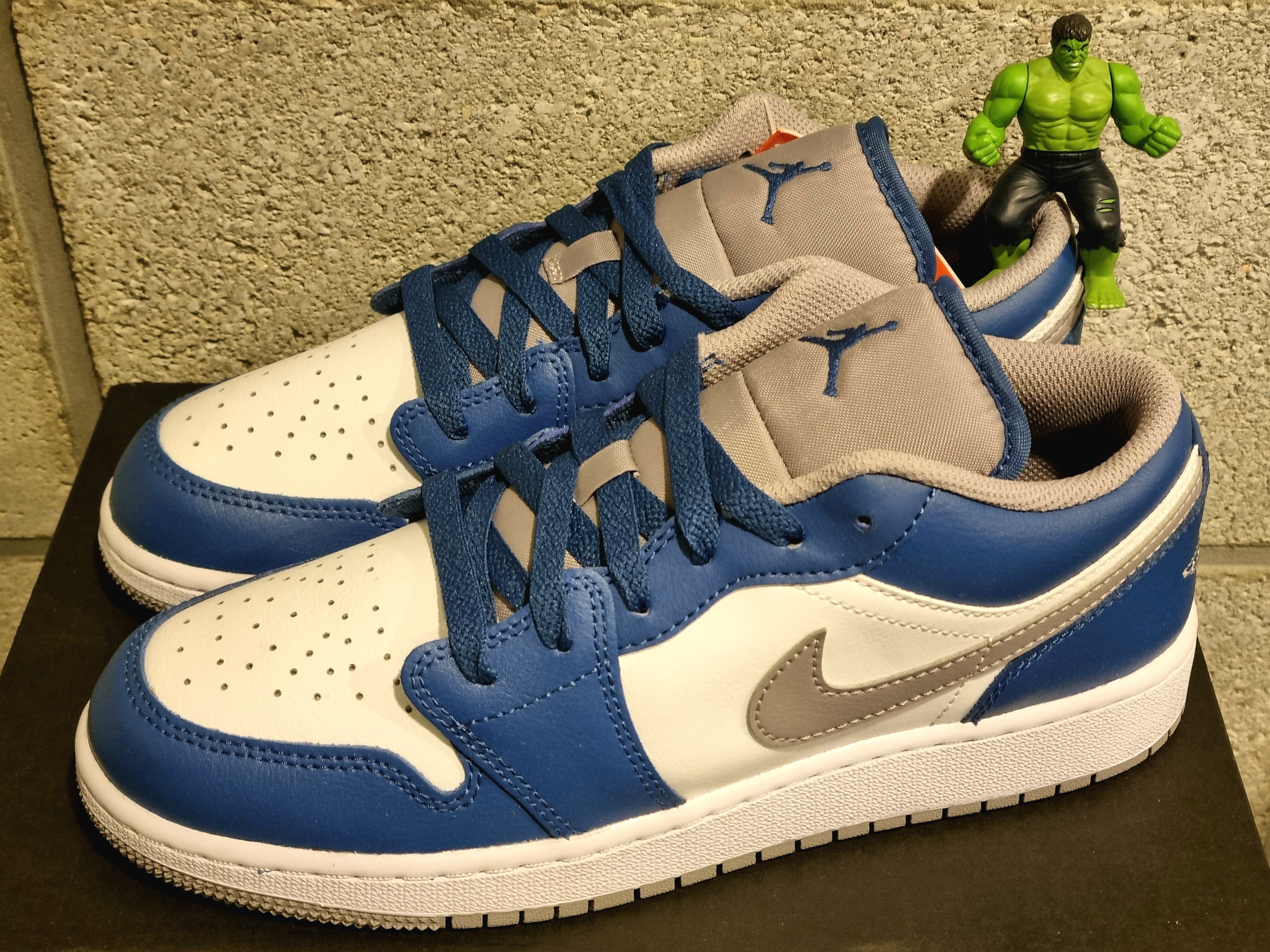 (GS) Jordan 1 Low True Blue Cement Grey 착용 스타일 - 1