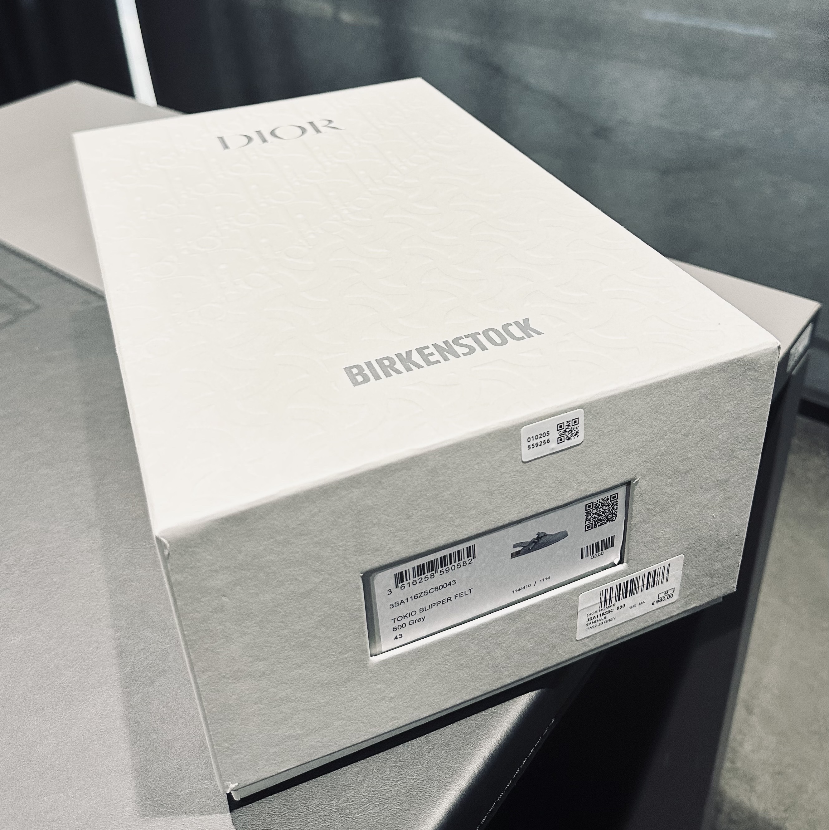 Dior x Birkenstock Tokio Mule Felted Wool Nubuck Calfskin Gray 착용 스타일