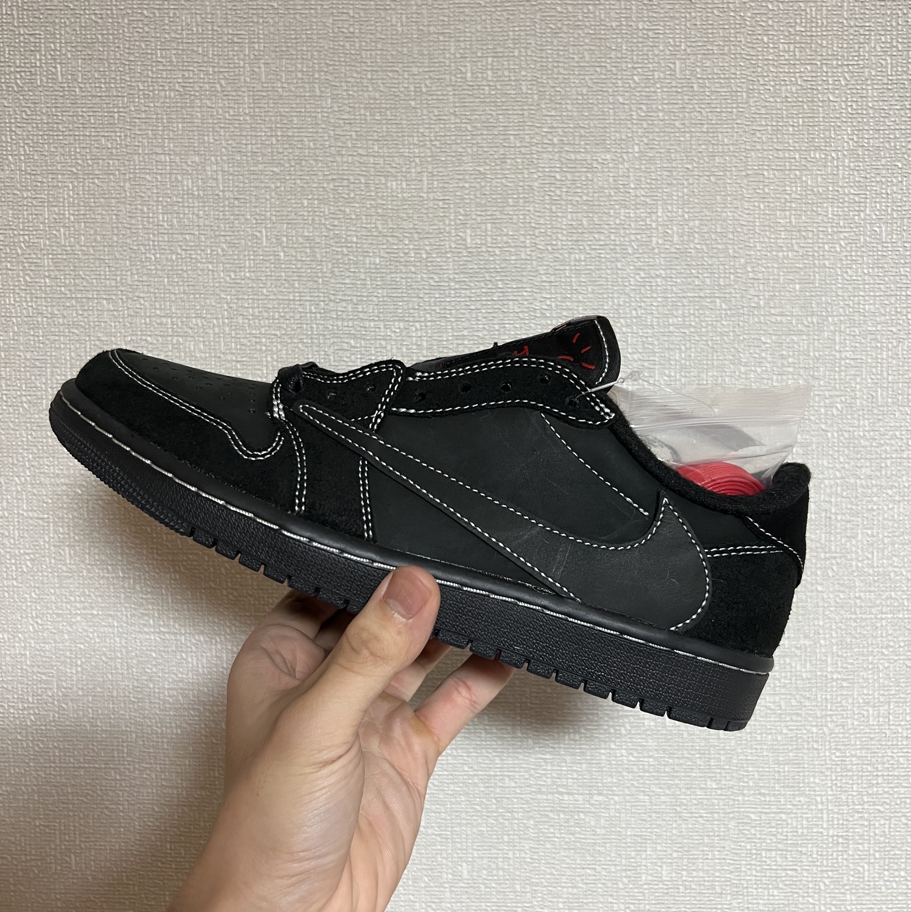 Jordan 1 x Travis Scott Retro Low OG SP Black Phantom 착용 스타일 - 1