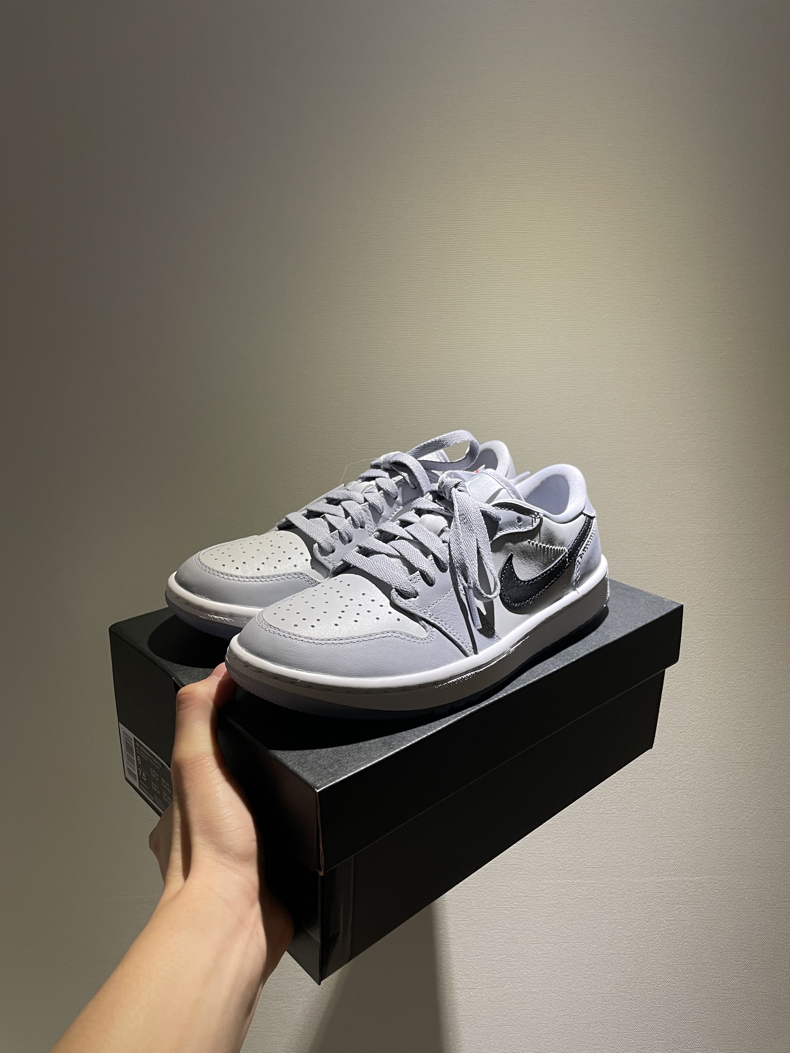 Jordan 1 x Travis Scott Retro Low OG SP Sail and Ridgerock, Jordan 1 Retro High OG Chicago 2022 착용 스타일 - 4
