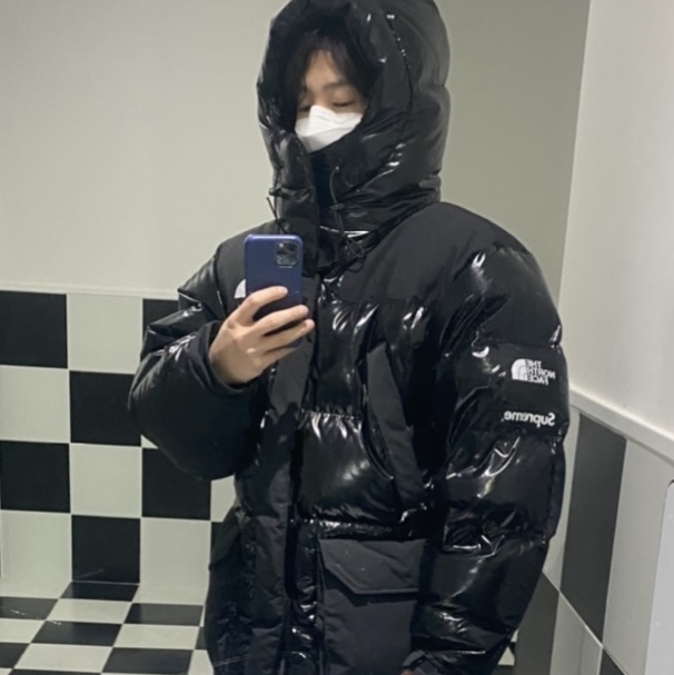 Supreme x The North Face 700-Fill Down Parka Black - 22FW 착용 스타일 - 2