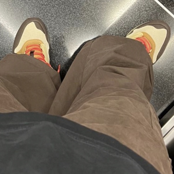 Nike x Travis Scott Air Max 1 Cact.us Brown 착용 스타일
