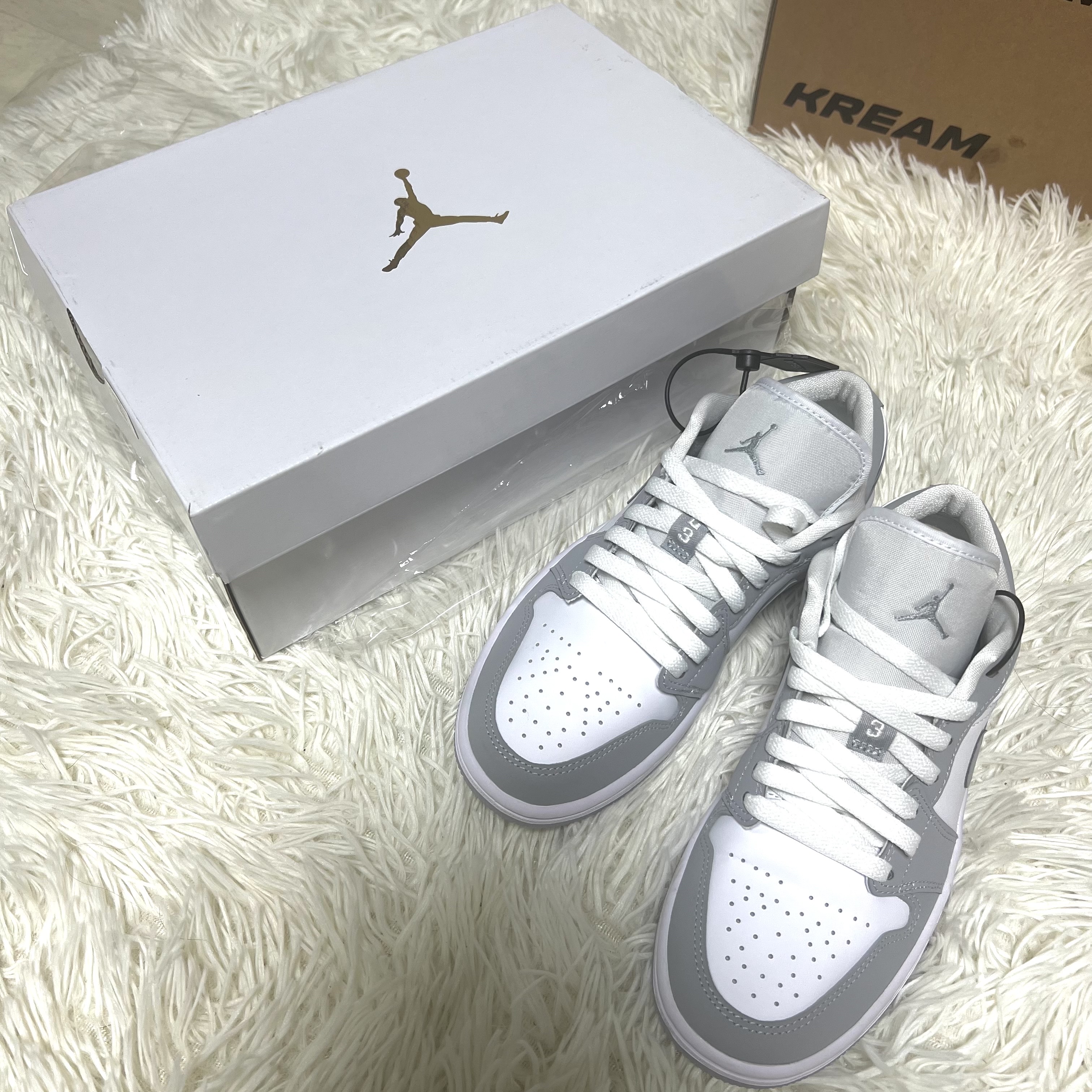 (W) Jordan 1 Low White Wolf Grey 착용 스타일